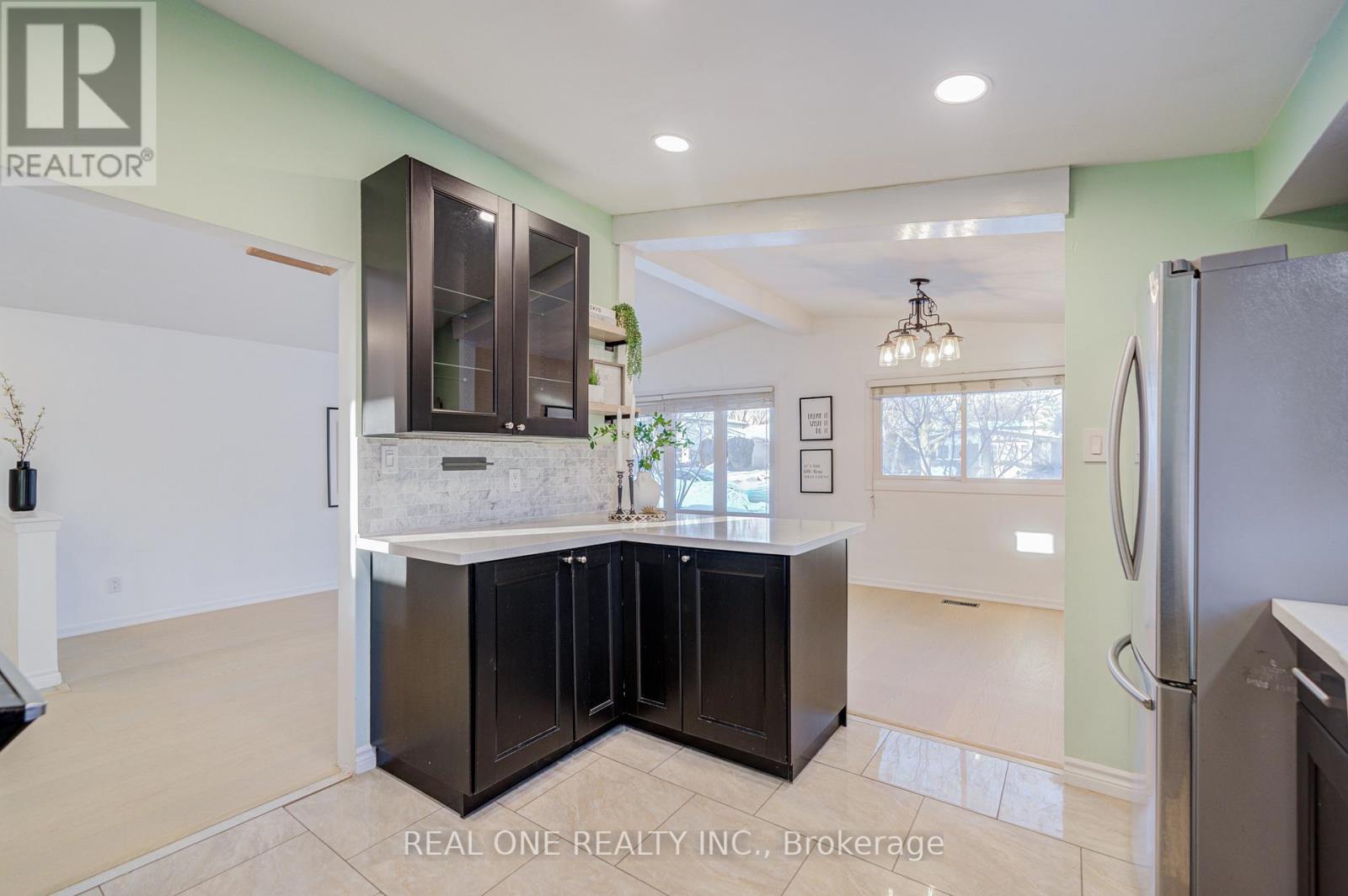 336 Hampton Heath Road, Burlington (Appleby), Ontario  L7L 4P9 - Photo 19 - W12761876