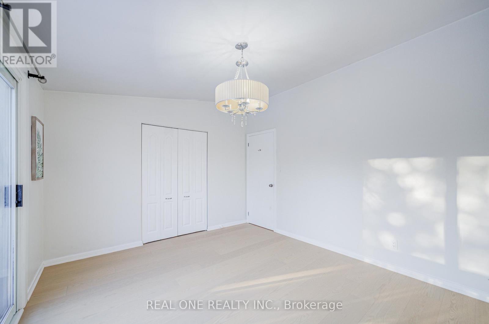 336 Hampton Heath Road, Burlington (Appleby), Ontario  L7L 4P9 - Photo 27 - W12761876