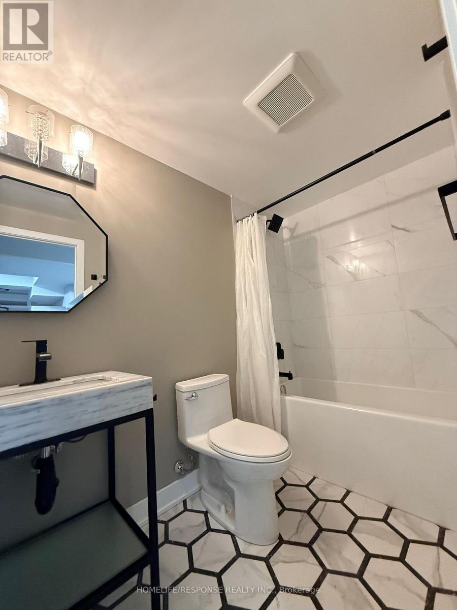 Bmst - 3281 Weatherford Road, Mississauga, Ontario  L5M 7X7 - Photo 10 - W12750464