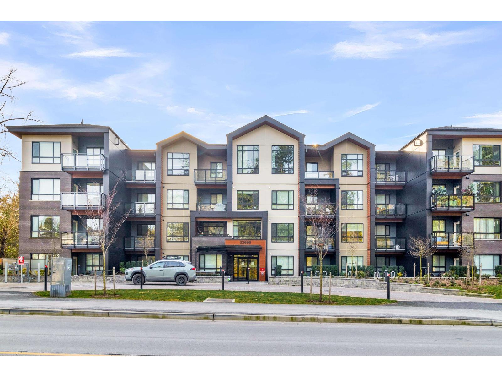 223 32690 14 Avenue, Mission, British Columbia  V2V 0K5 - Photo 1 - R3085397