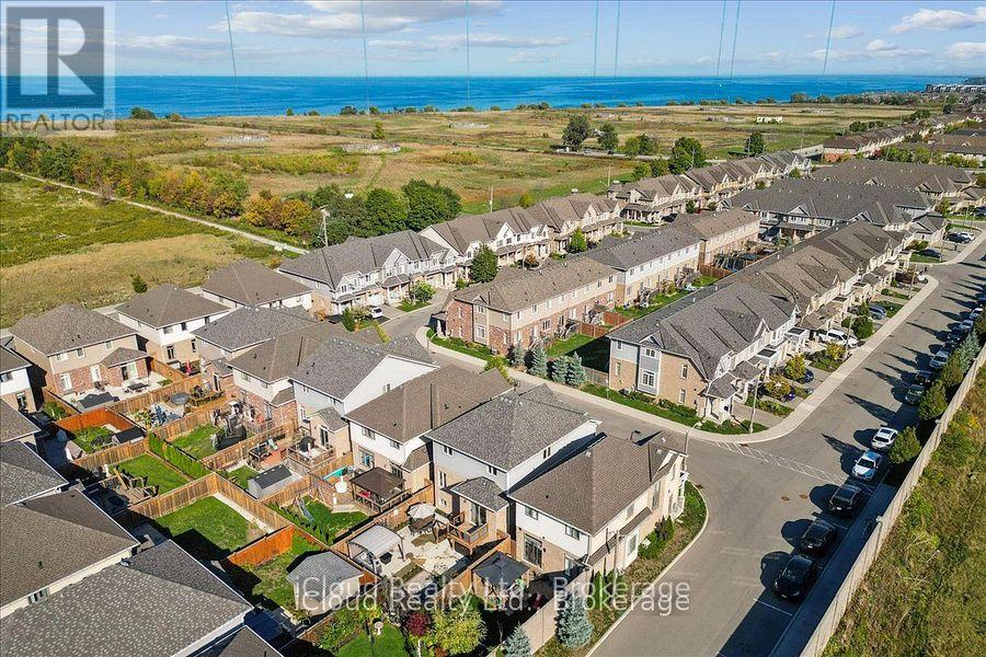 136 Dunrobin Lane, Grimsby (Grimsby Beach), Ontario  L3M 0H4 - Photo 4 - X12761796