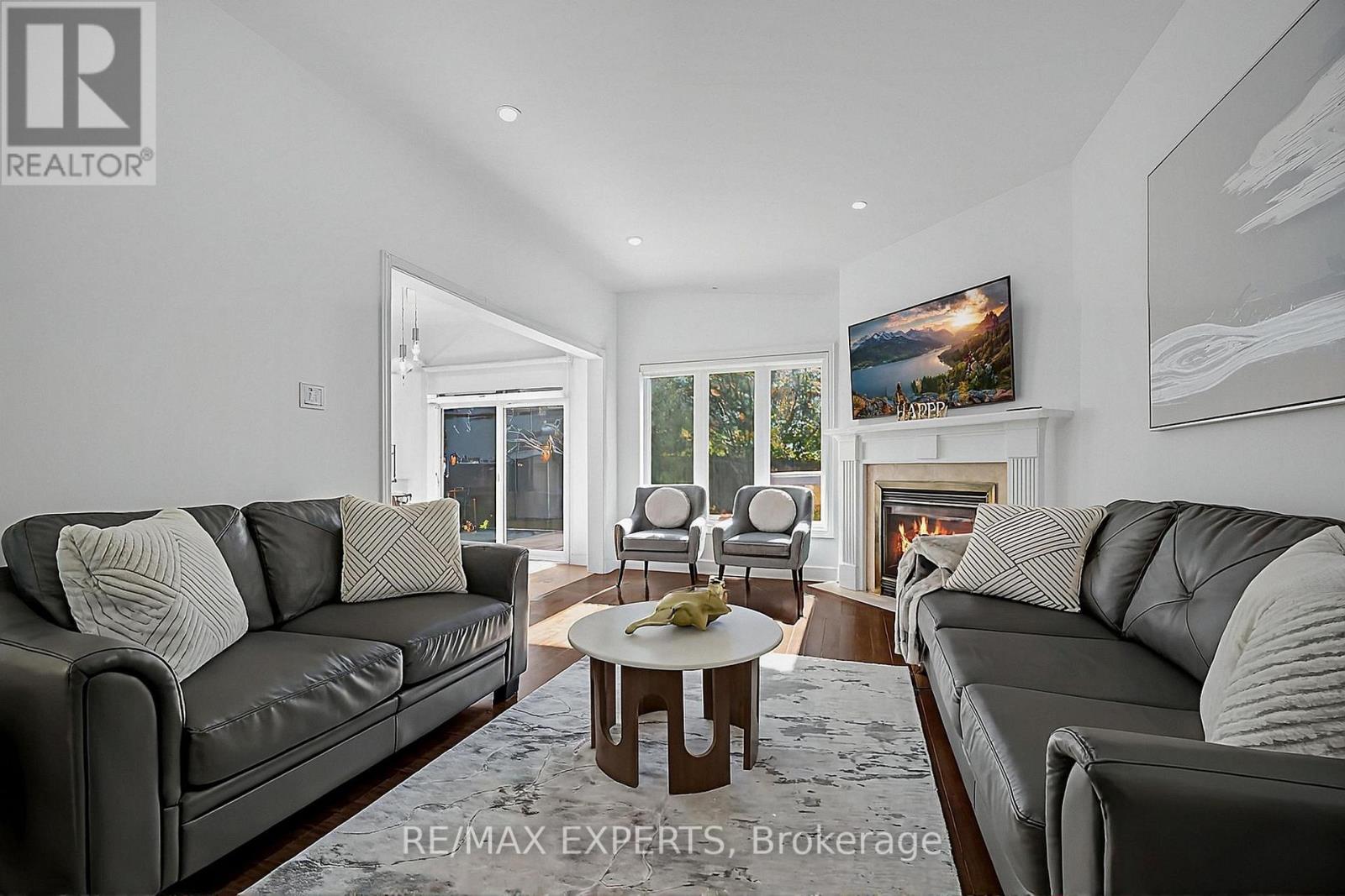 936 Talisman Crescent, London South (South L), Ontario  N6K 0B7 - Photo 5 - X12761892