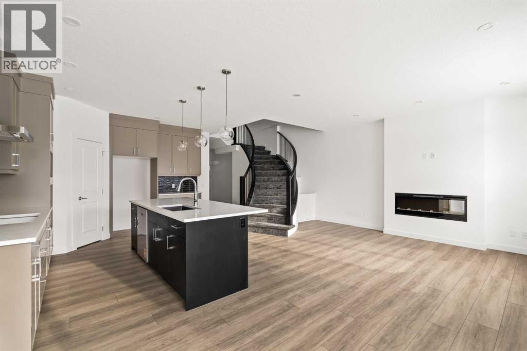 71 Silver Spruce Grove Sw, Calgary, Alberta  T2X 5M1 - Photo 11 - A2283470