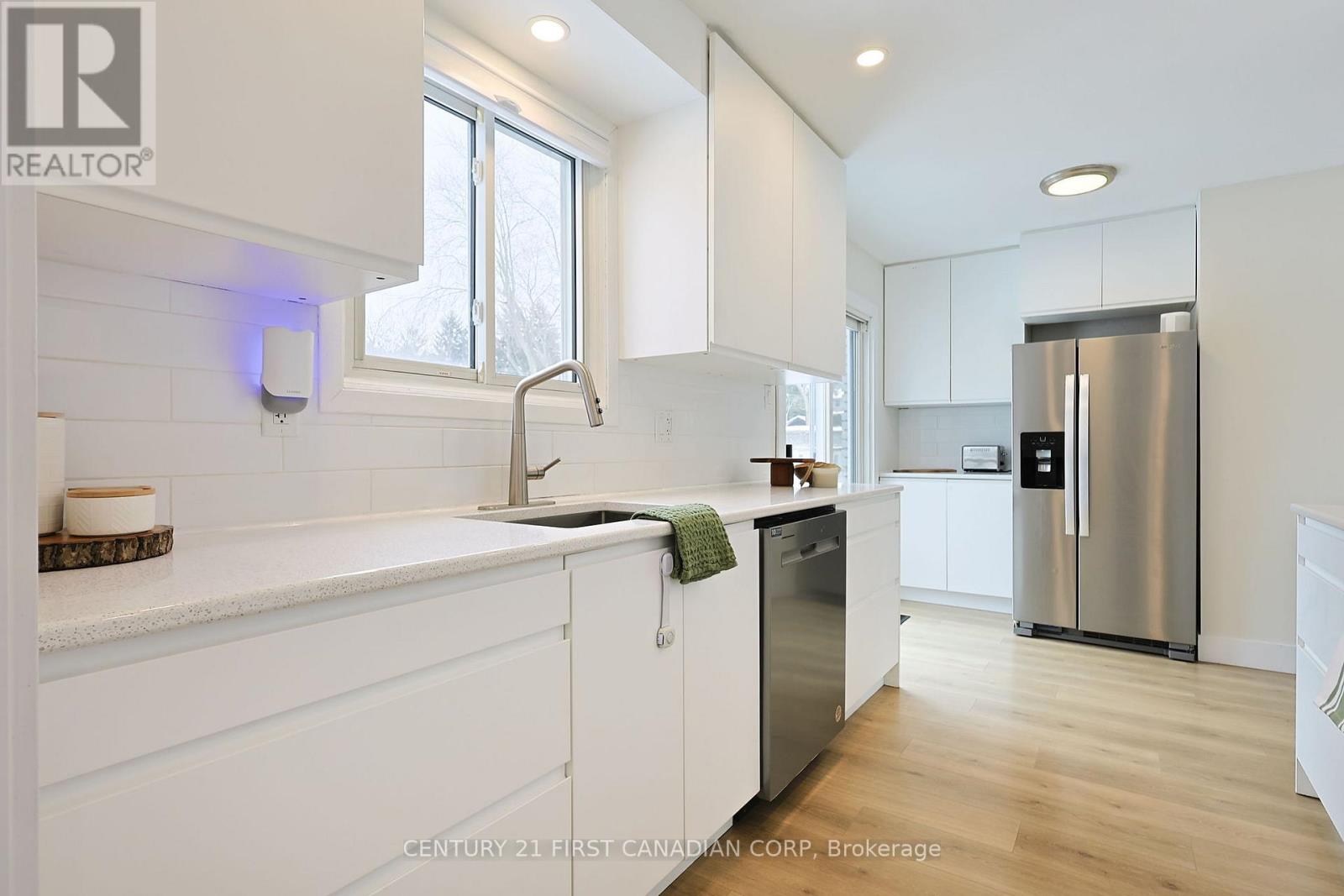 696 Griffith Street, London South (South K), Ontario  N6K 2W4 - Photo 16 - X12761364