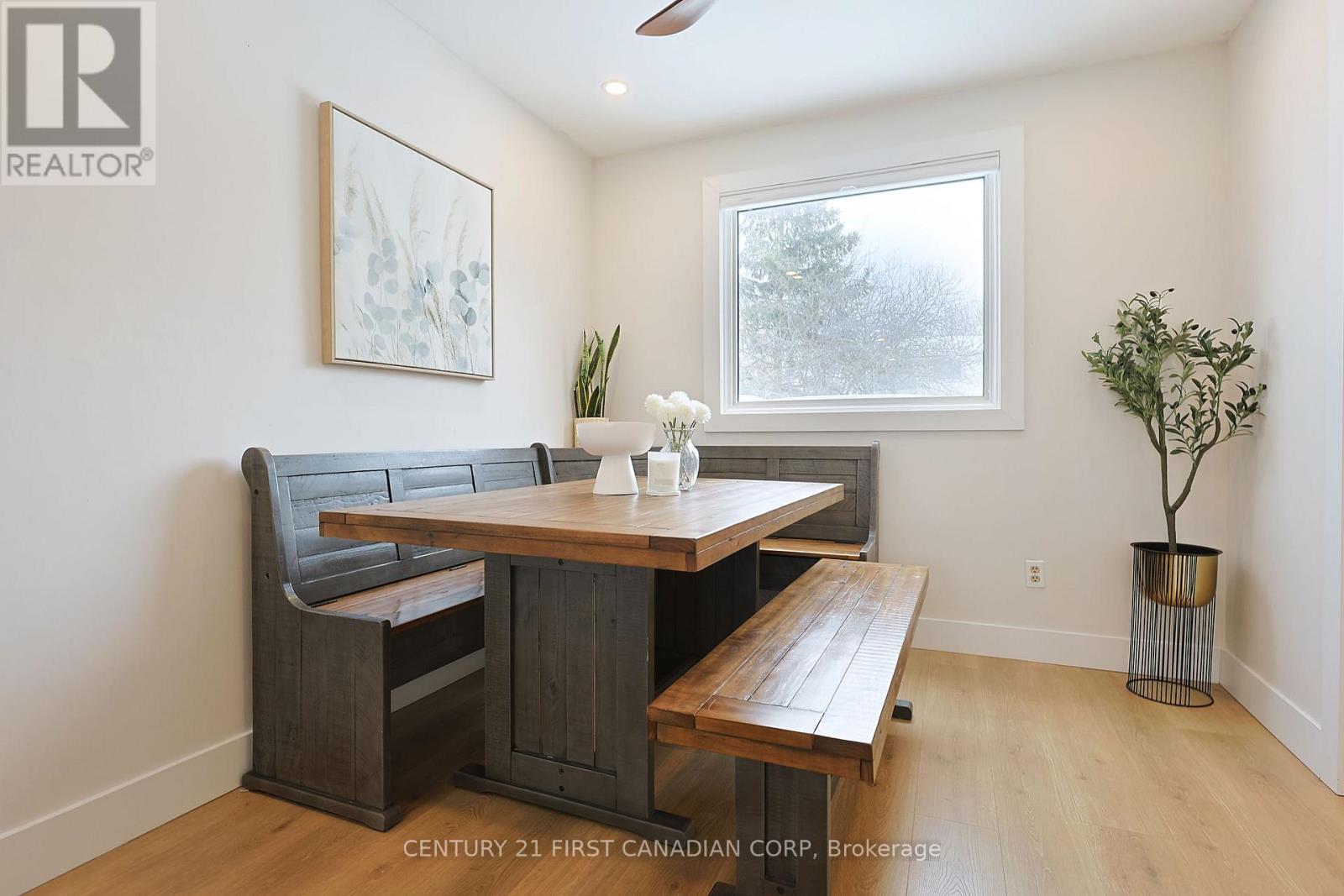 696 Griffith Street, London South (South K), Ontario  N6K 2W4 - Photo 5 - X12761364