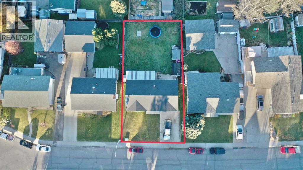 126 Maligne Drive, Hinton, Alberta  T7V 1J3 - Photo 5 - A2263506