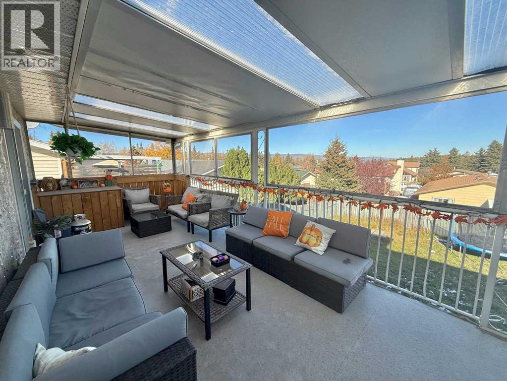 126 Maligne Drive, Hinton, Alberta  T7V 1J3 - Photo 26 - A2263506