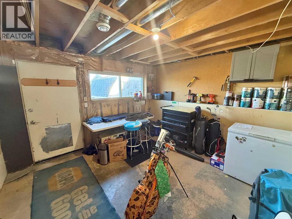 126 Maligne Drive, Hinton, Alberta  T7V 1J3 - Photo 24 - A2263506