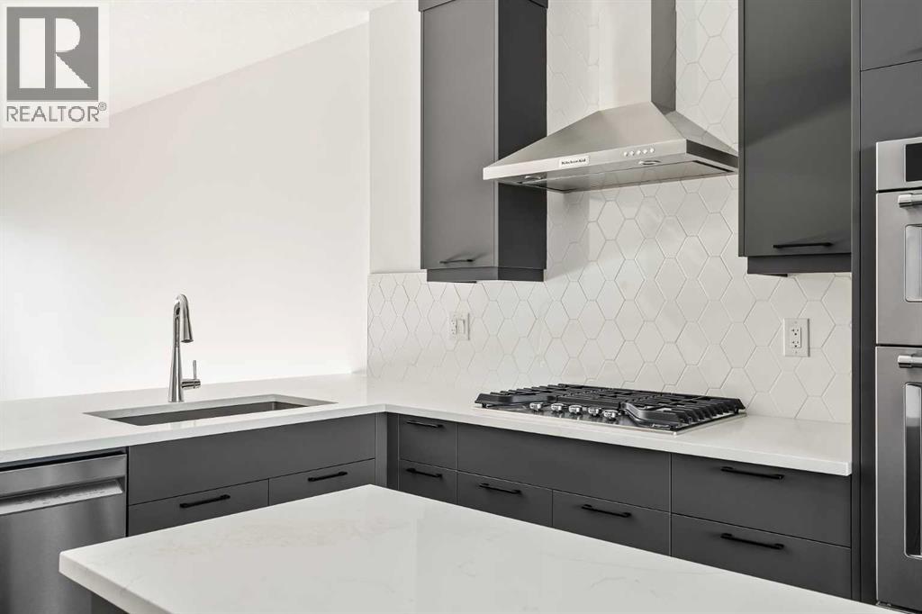 2533 Sovereign Crescent Sw, Calgary, Alberta  T3C 3Y3 - Photo 5 - A2279495