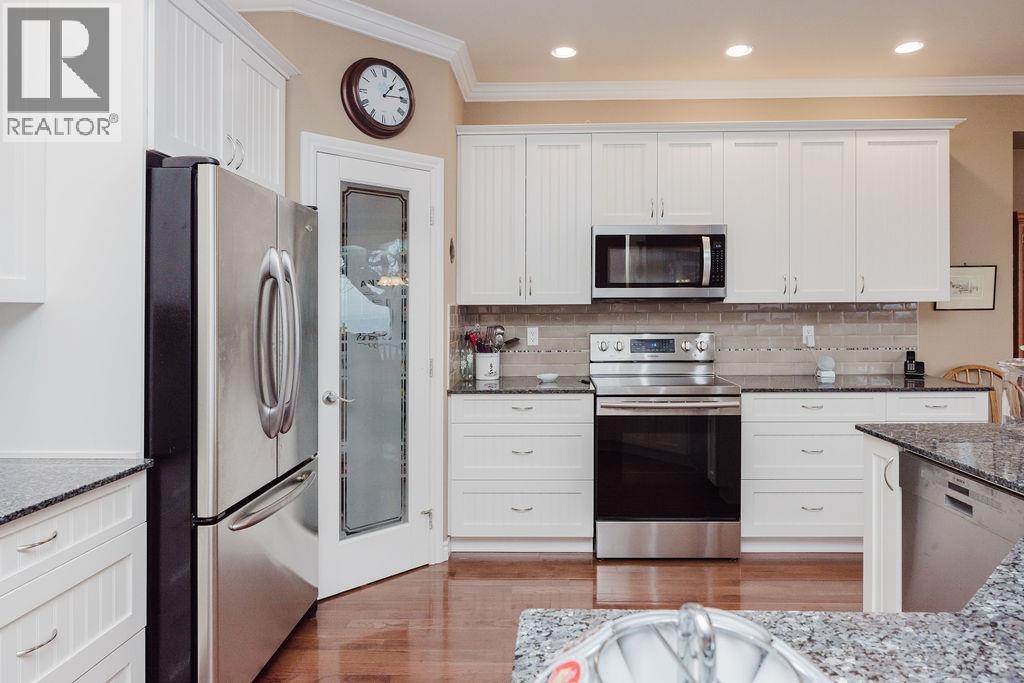 1537 Mccullough Road, Sechelt, British Columbia  V7Z 0A5 - Photo 17 - R3083899