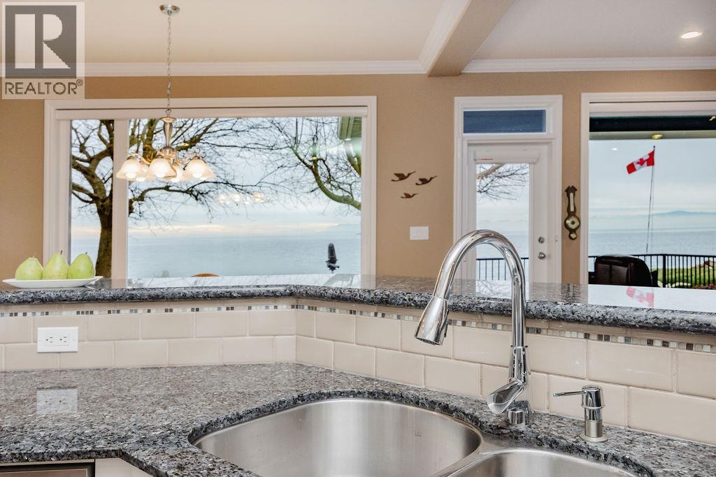 1537 Mccullough Road, Sechelt, British Columbia  V7Z 0A5 - Photo 16 - R3083899