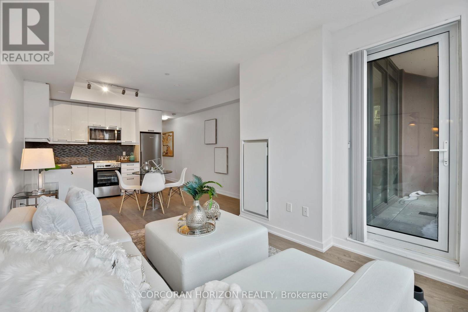 210 - 99 John Street, Toronto, Ontario  M5V 0S6 - Photo 14 - C12759534