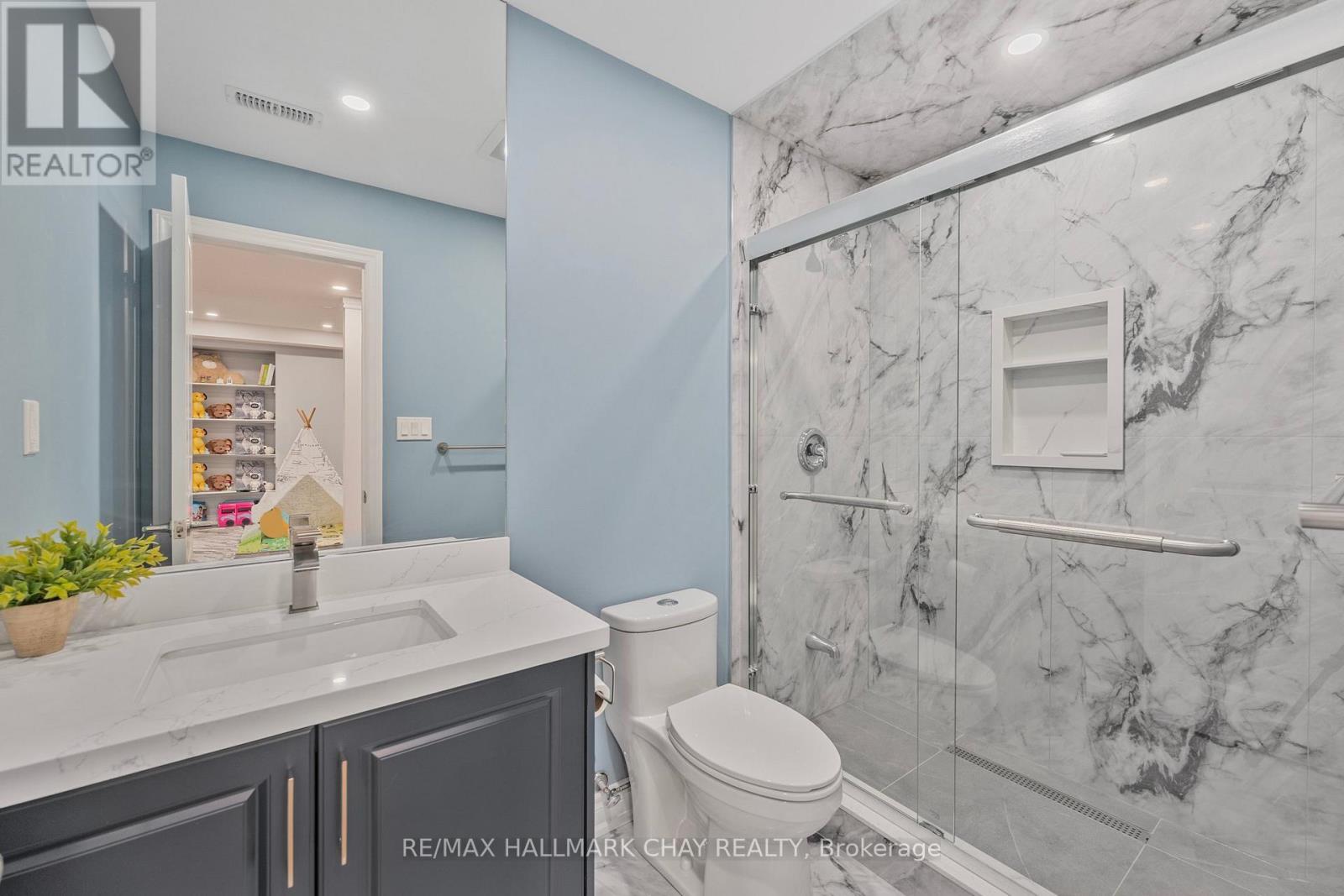 260 Sikura Circle, Aurora, Ontario  L4G 3Y8 - Photo 31 - N12758804