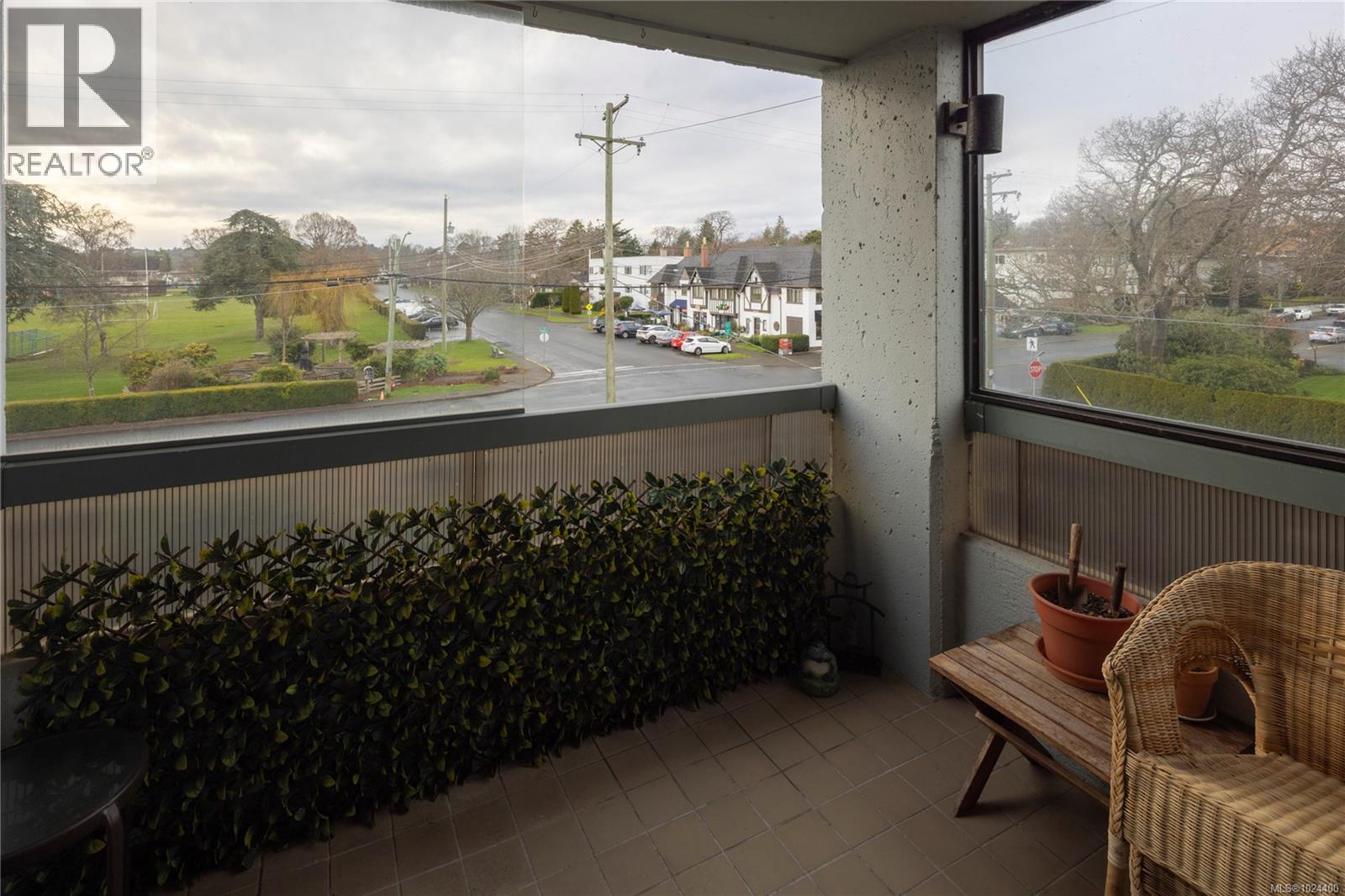 304 2605 Windsor Rd, Oak Bay, British Columbia  V8S 5H9 - Photo 18 - 1024400