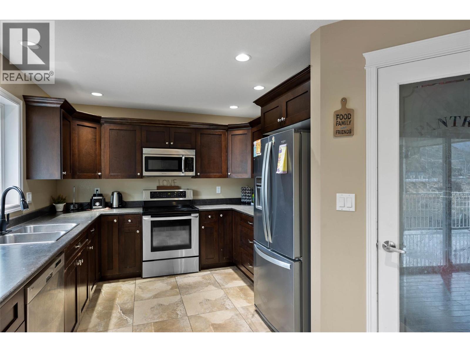 2656 Briarwood Avenue, Kamloops, British Columbia  V2B 0E2 - Photo 11 - 10374669