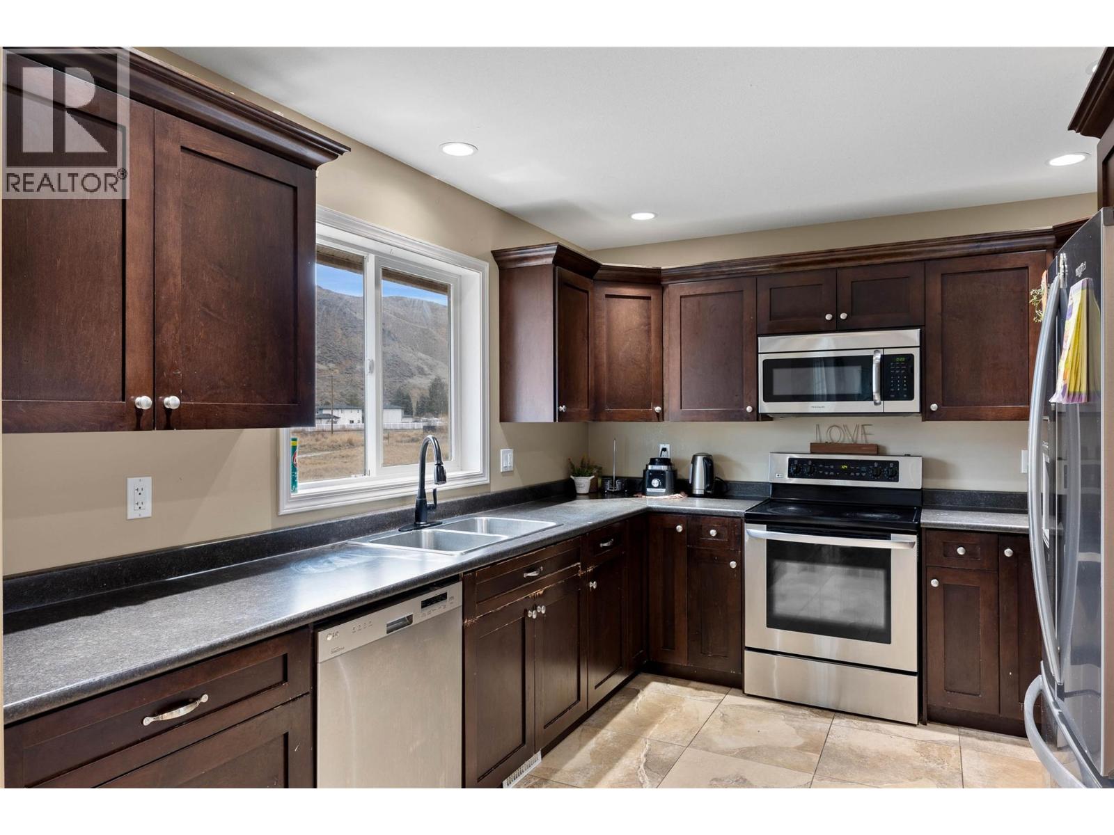 2656 Briarwood Avenue, Kamloops, British Columbia  V2B 0E2 - Photo 10 - 10374669