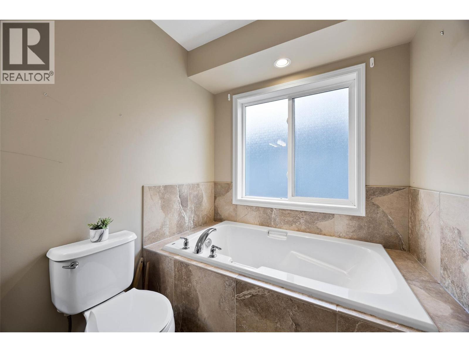 2656 Briarwood Avenue, Kamloops, British Columbia  V2B 0E2 - Photo 17 - 10374669