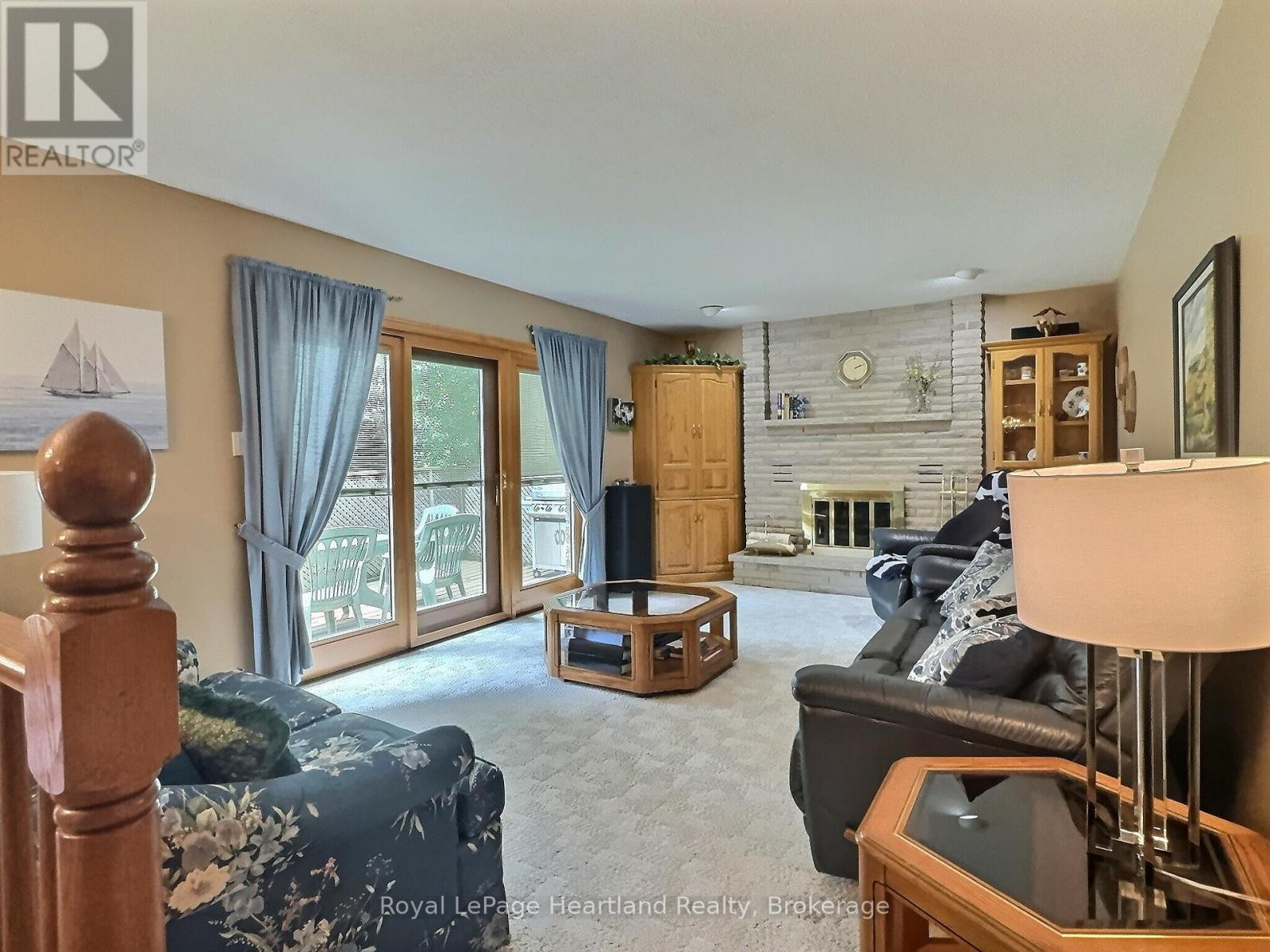 15 Kingscourt Crescent, South Huron, Ontario  N0M 1S1 - Photo 21 - X12317257