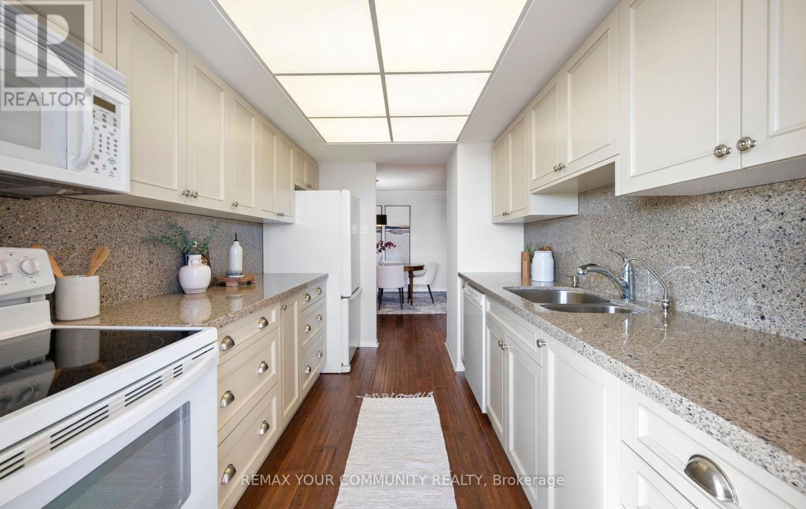 606 - 14924 Yonge Street, Aurora (Aurora Highlands), Ontario  L4G 6H7 - Photo 15 - N12760980