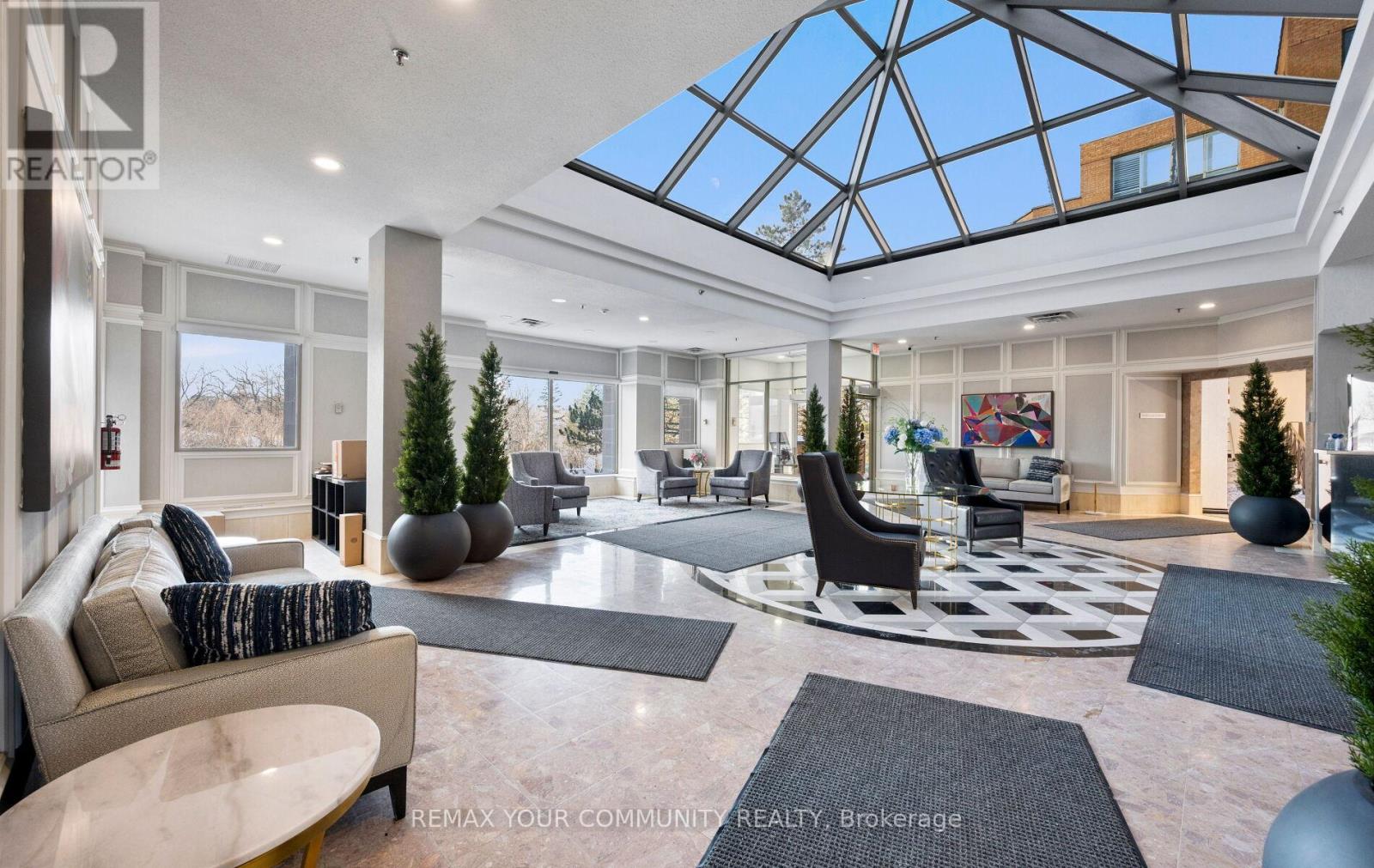 606 - 14924 Yonge Street, Aurora (Aurora Highlands), Ontario  L4G 6H7 - Photo 4 - N12760980