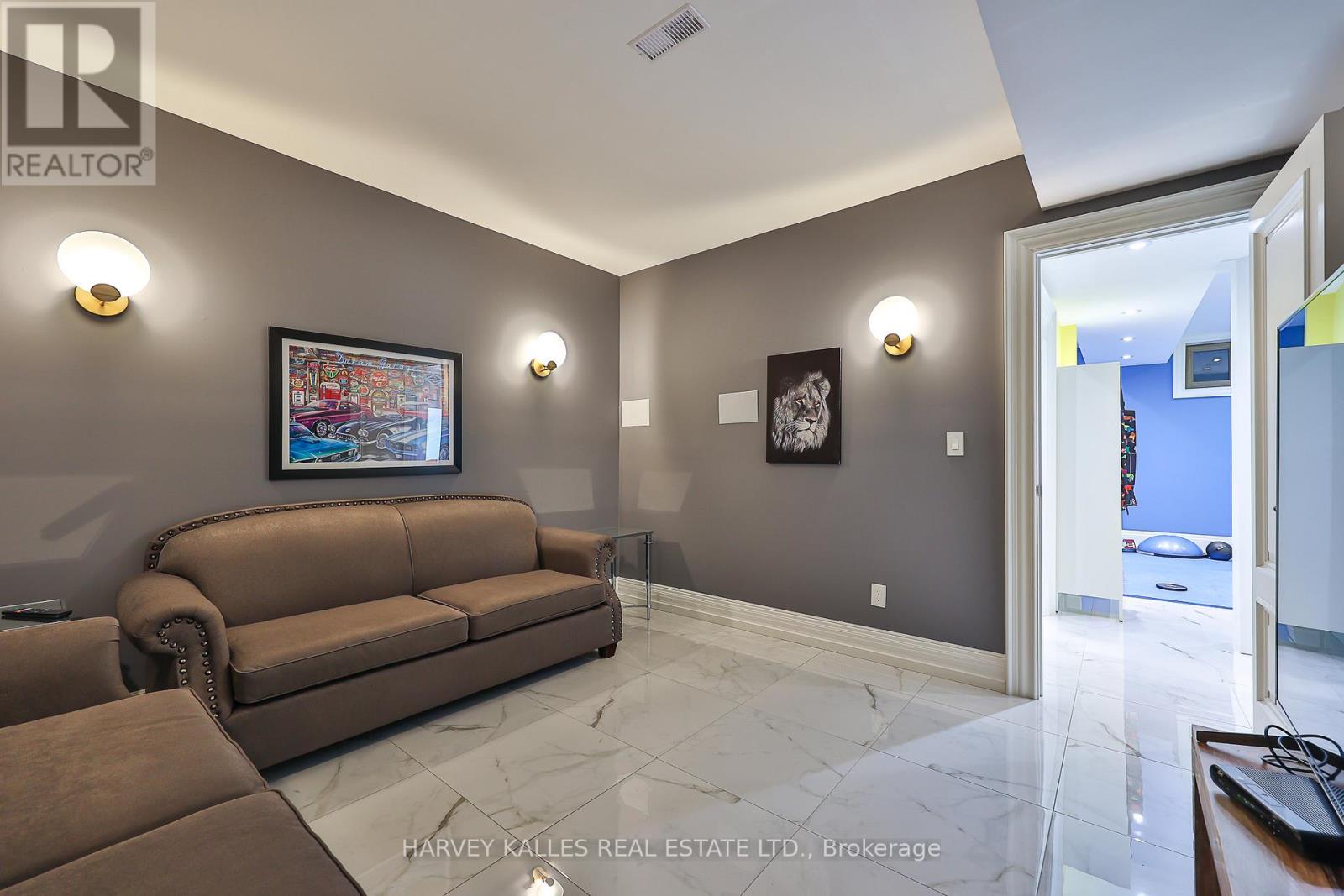 318 Maple Leaf Drive, Toronto (Maple Leaf), Ontario  M6L 1P6 - Photo 39 - W12760892