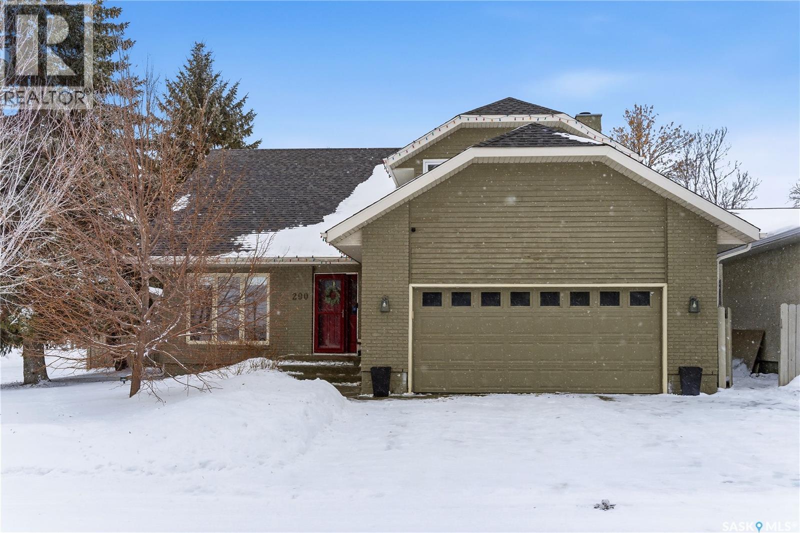 290 Rogers Road, Regina, Saskatchewan  S4S 7C4 - Photo 1 - SK028012