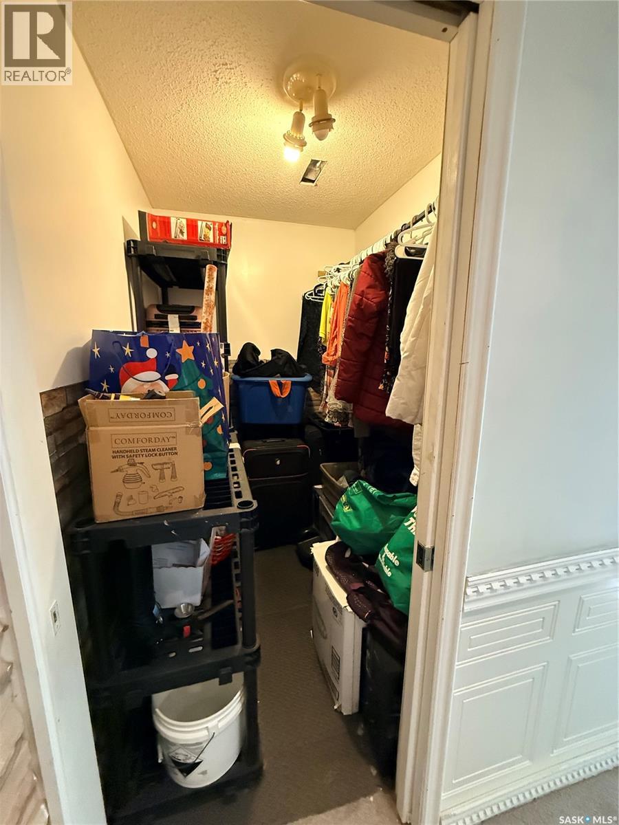 1322 Junor Avenue, Saskatoon, Saskatchewan  S7L 7K1 - Photo 26 - SK028011