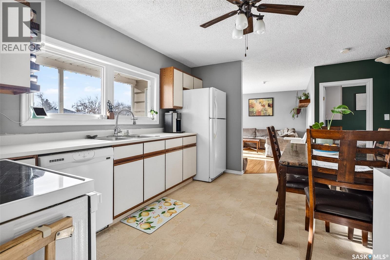 928 Stadacona Street W, Moose Jaw, Saskatchewan  S6H 2A8 - Photo 2 - SK027932