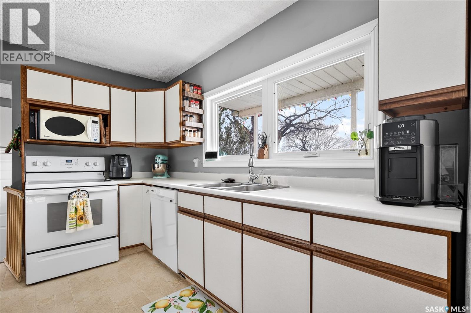 928 Stadacona Street W, Moose Jaw, Saskatchewan  S6H 2A8 - Photo 5 - SK027932