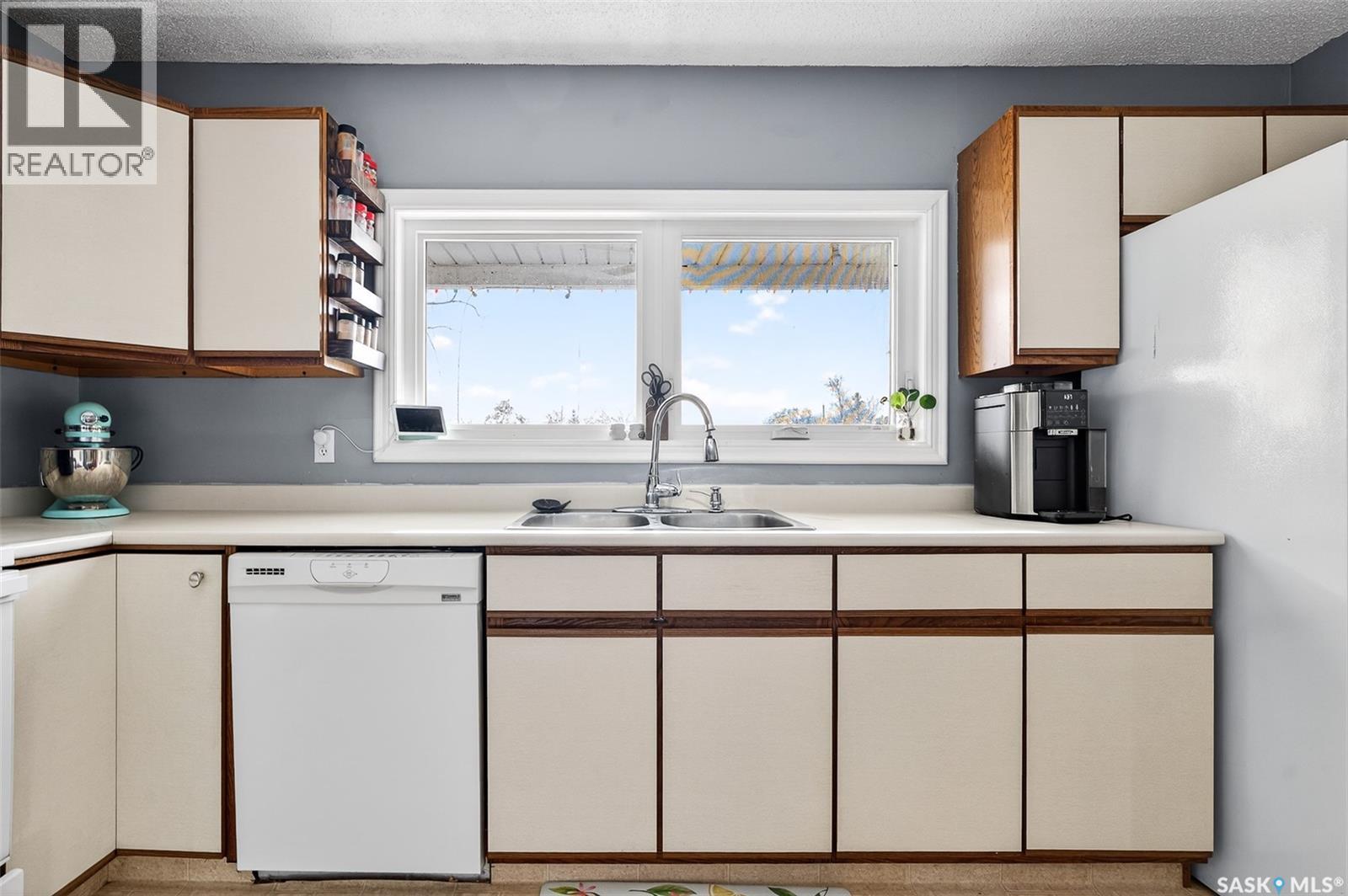 928 Stadacona Street W, Moose Jaw, Saskatchewan  S6H 2A8 - Photo 6 - SK027932