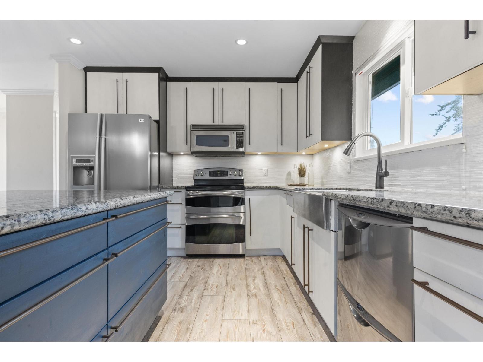 13950 Blackburn Avenue, White Rock, British Columbia  V4B 2Z5 - Photo 10 - R3086569