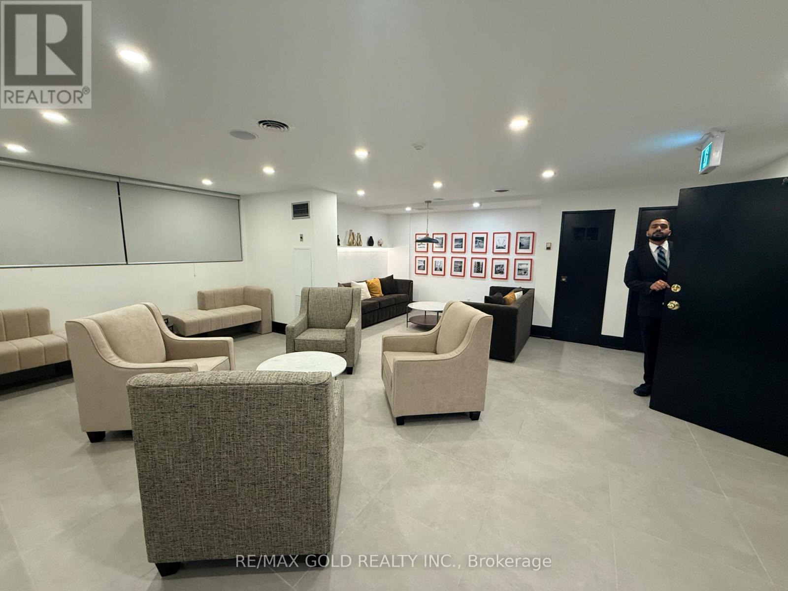 2108 - 3700 Kaneff Crescent, Mississauga, Ontario  L5A 4B8 - Photo 28 - W12730556