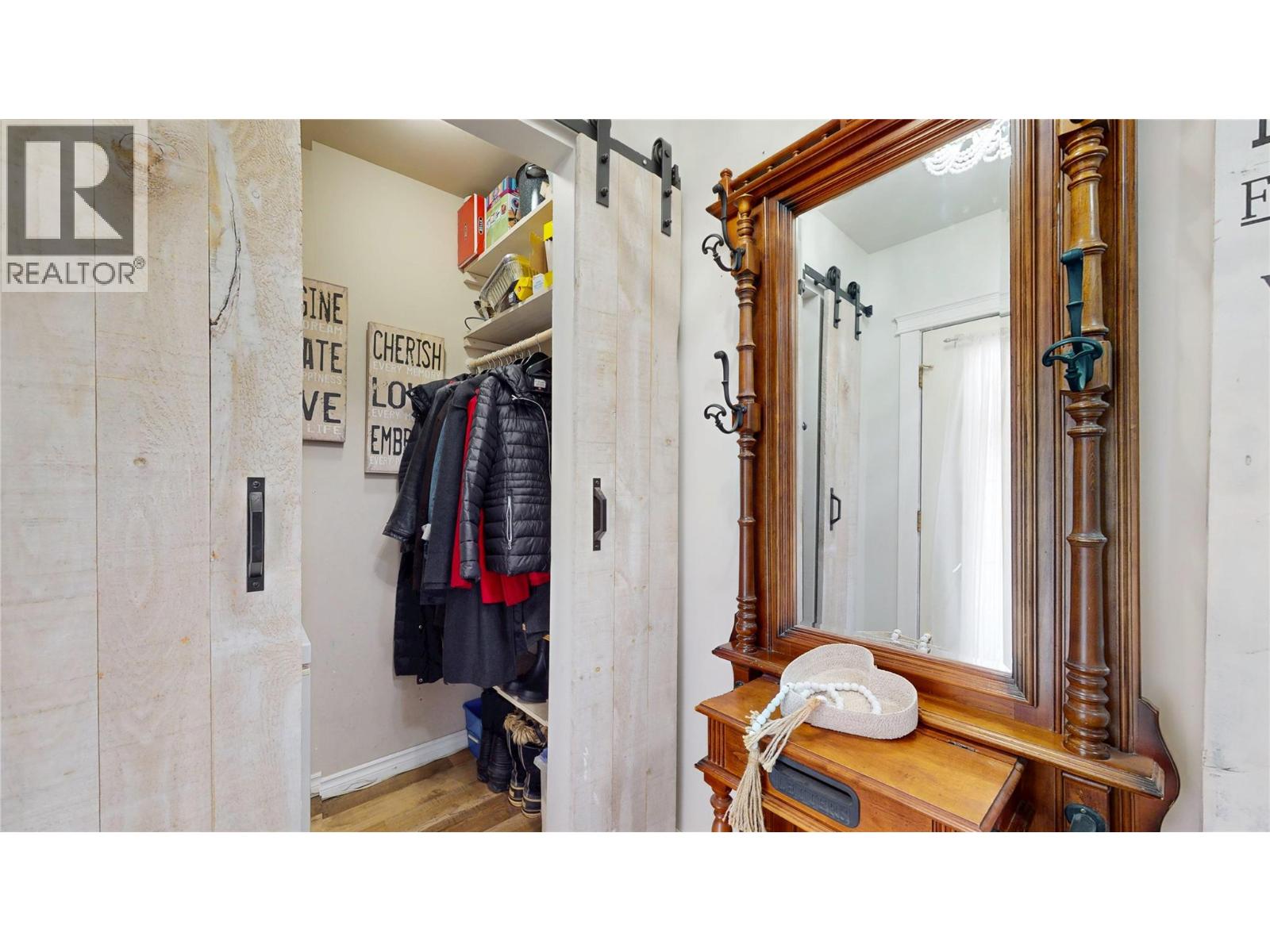 300 7th Street S, Cranbrook, British Columbia  V1C 1M7 - Photo 3 - 10374923