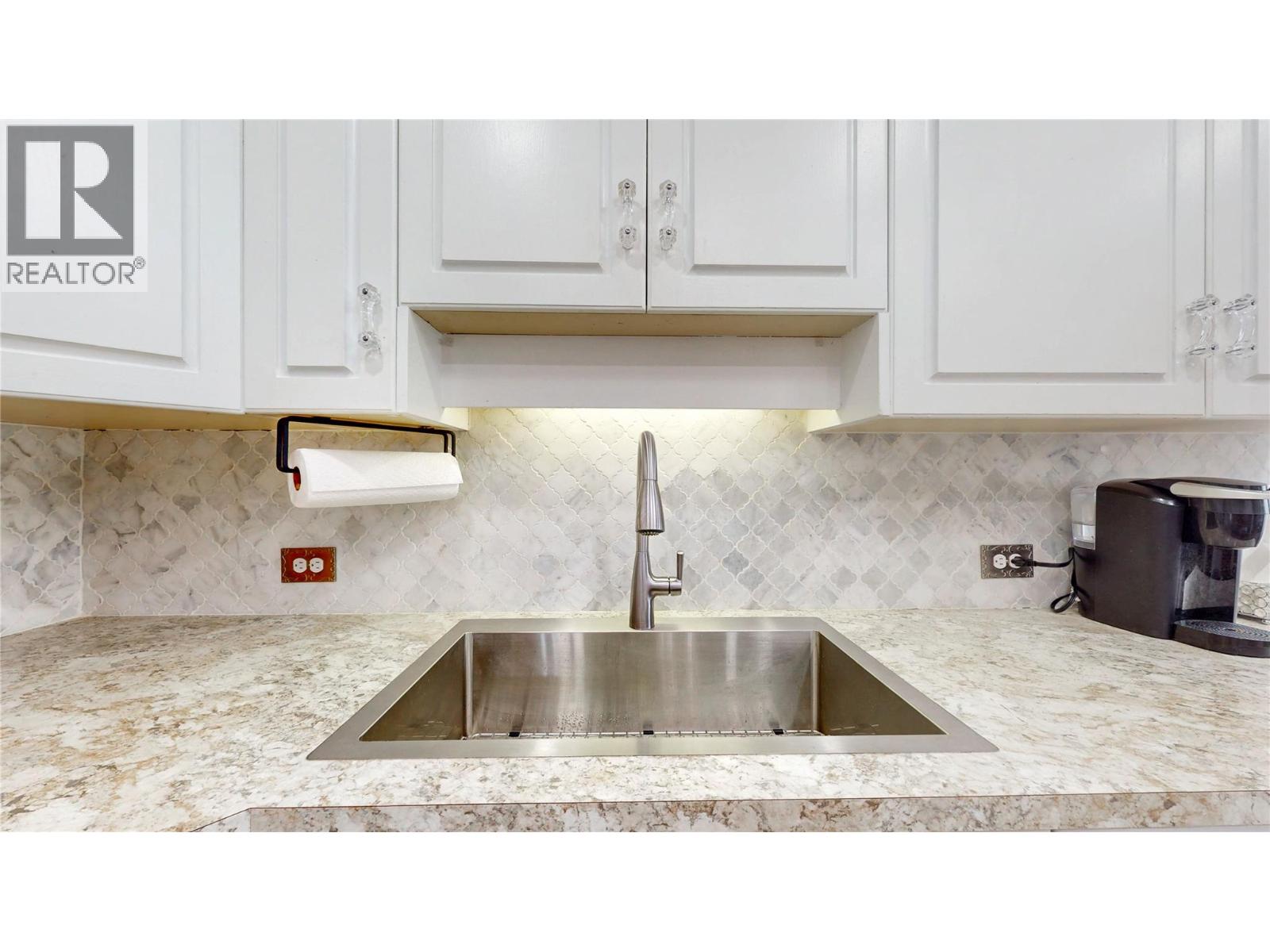 300 7th Street S, Cranbrook, British Columbia  V1C 1M7 - Photo 5 - 10374923