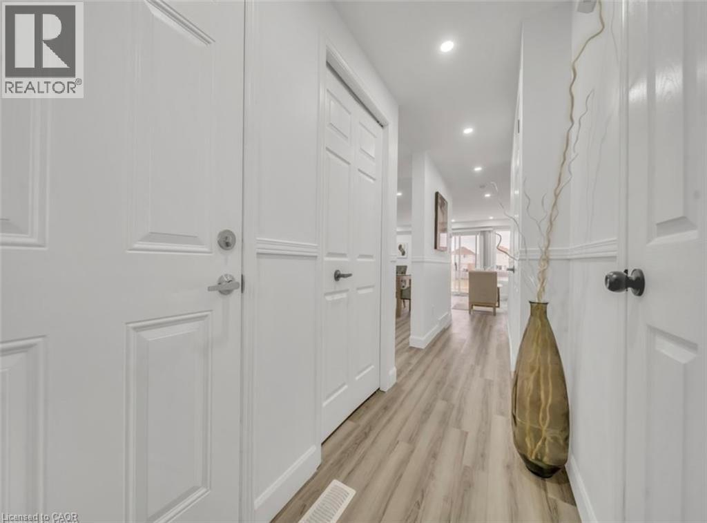 239 Red Clover Court, Kitchener, Ontario  N2E 4J5 - Photo 2 - 40803290