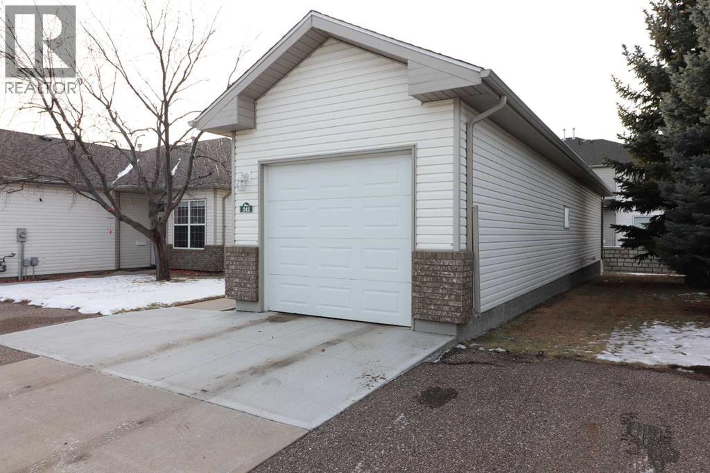 242 Washington Way Se, Medicine Hat, Alberta  T1A 8V2 - Photo 3 - A2278909