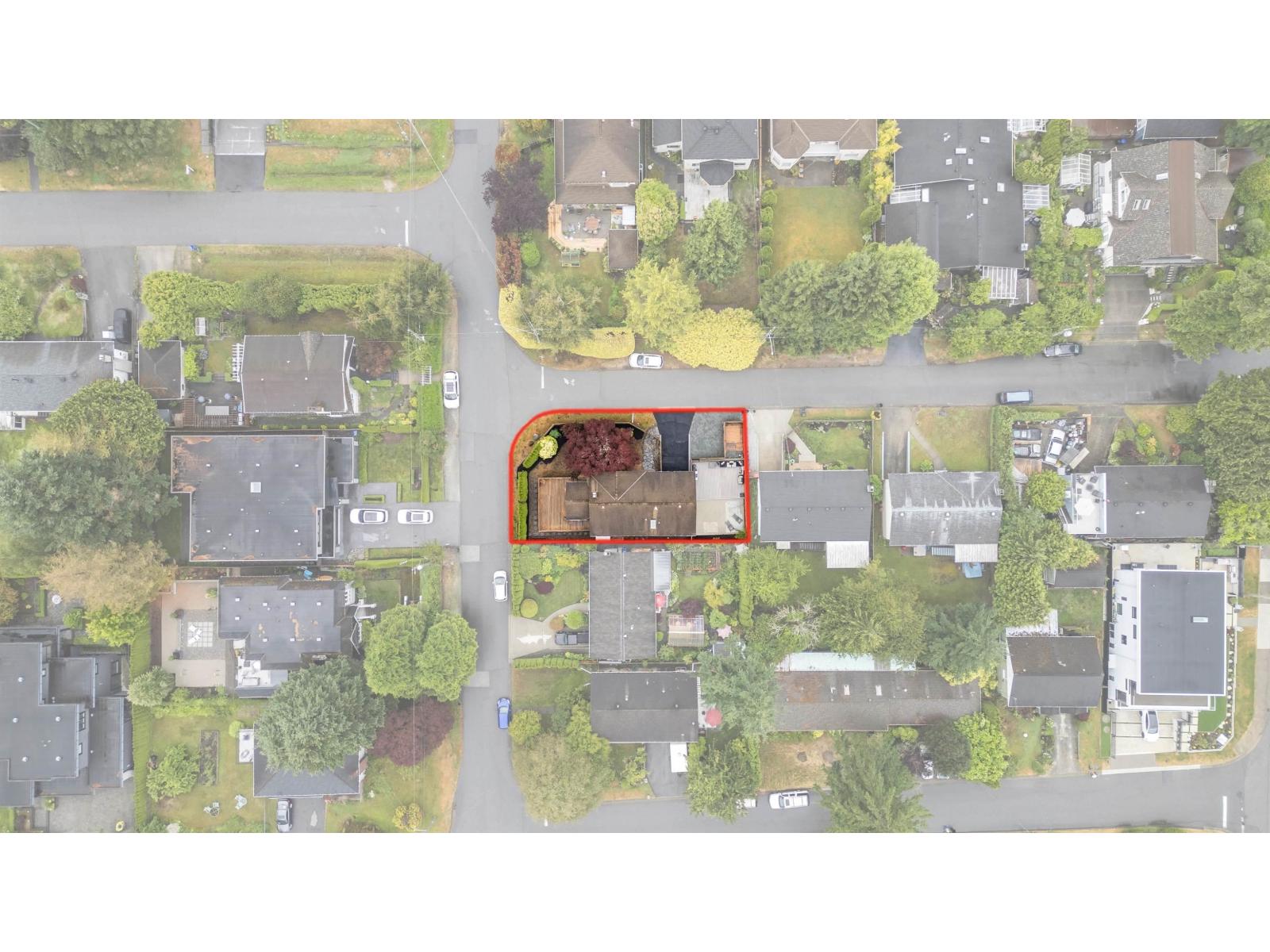 13950 Blackburn Avenue, White Rock, British Columbia  V4B 2Z5 - Photo 26 - R3086569