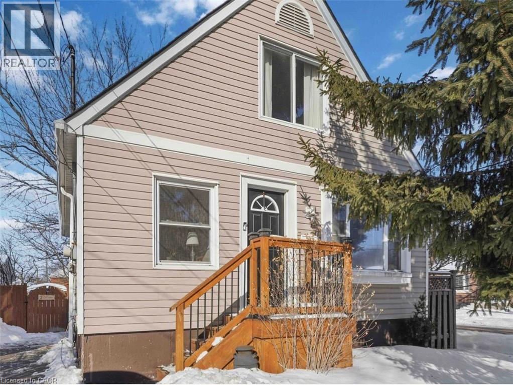 182 East 33rd Street, Hamilton, Ontario  L8V 3T6 - Photo 1 - 40802647