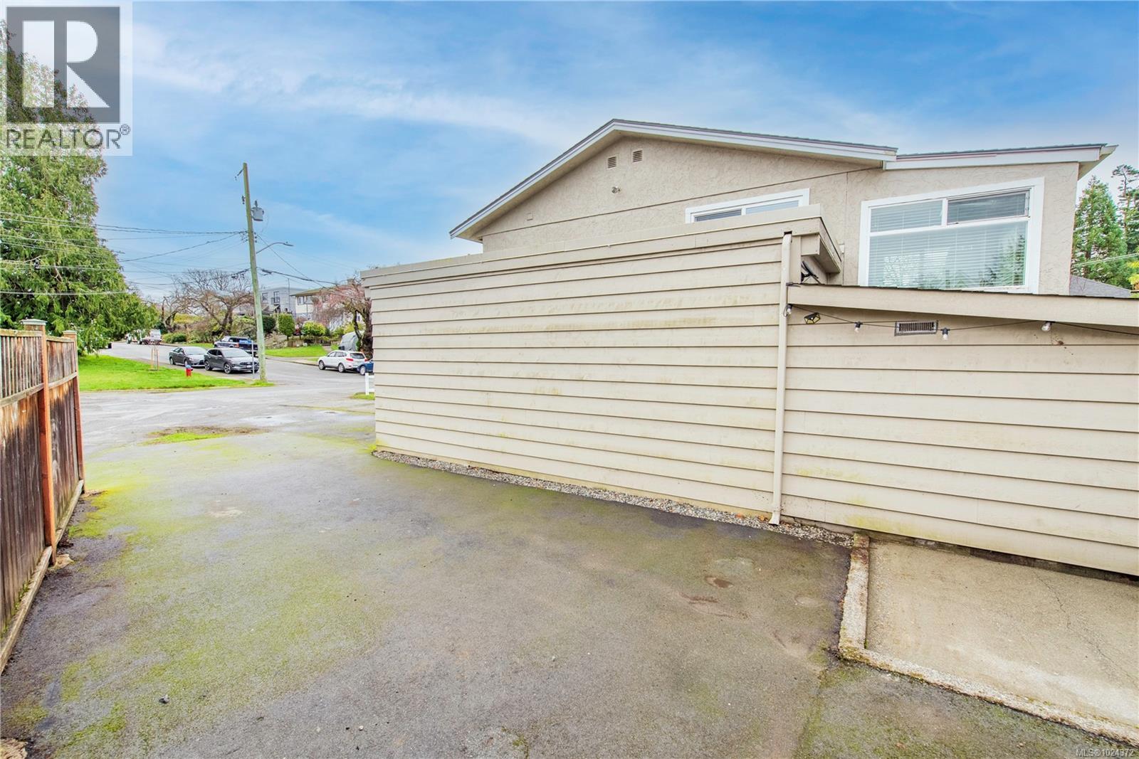 532 Bowlsby Pl, Victoria, British Columbia  V9A 4C7 - Photo 38 - 1024372