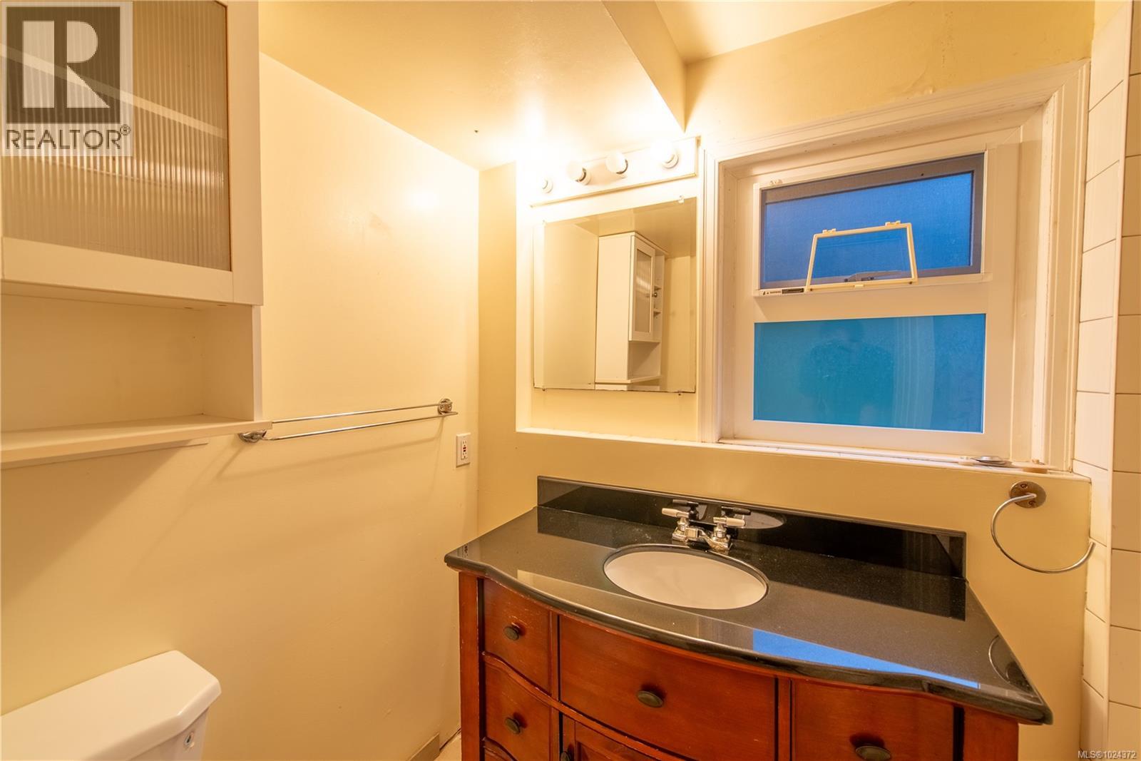 532 Bowlsby Pl, Victoria, British Columbia  V9A 4C7 - Photo 24 - 1024372