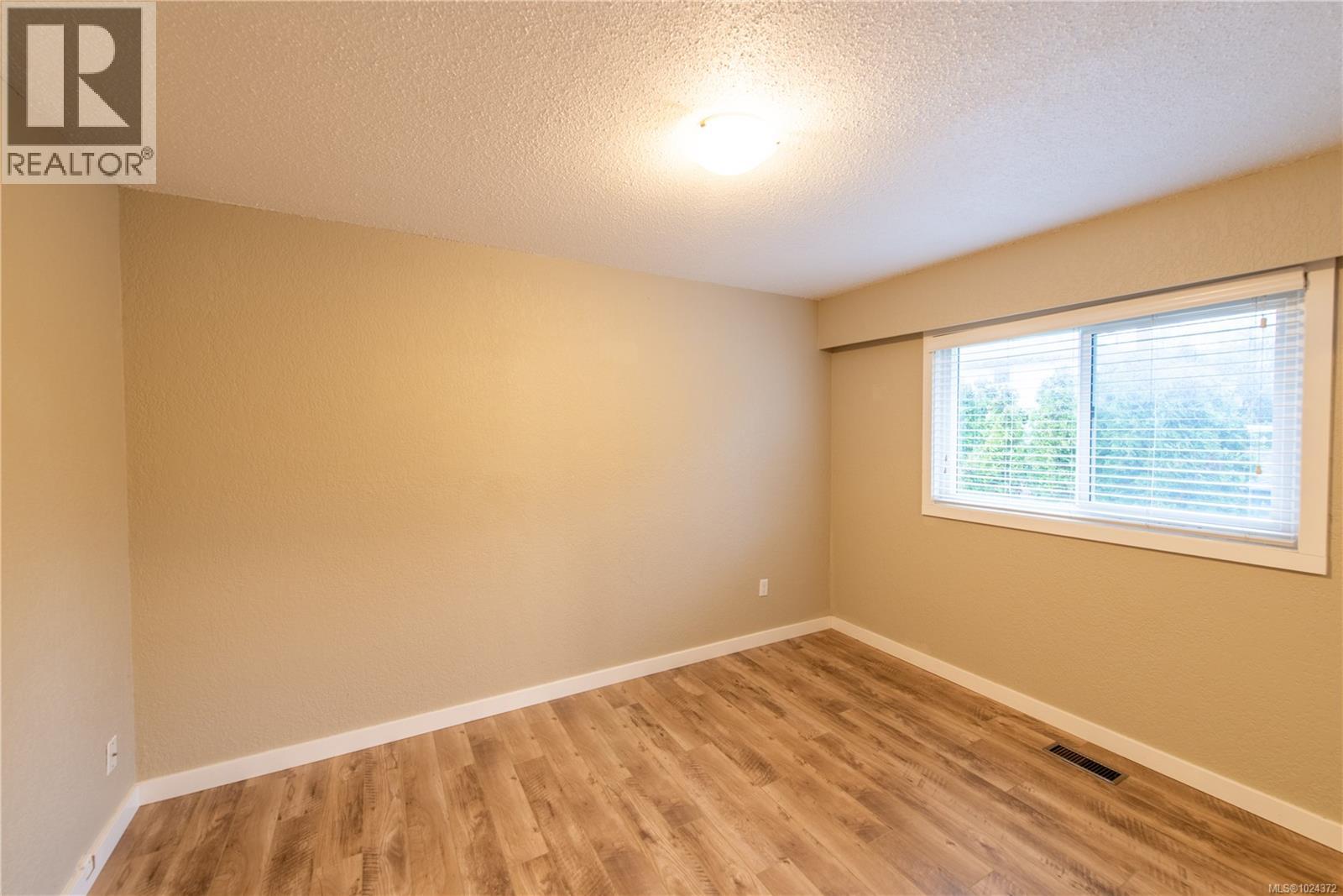 532 Bowlsby Pl, Victoria, British Columbia  V9A 4C7 - Photo 22 - 1024372