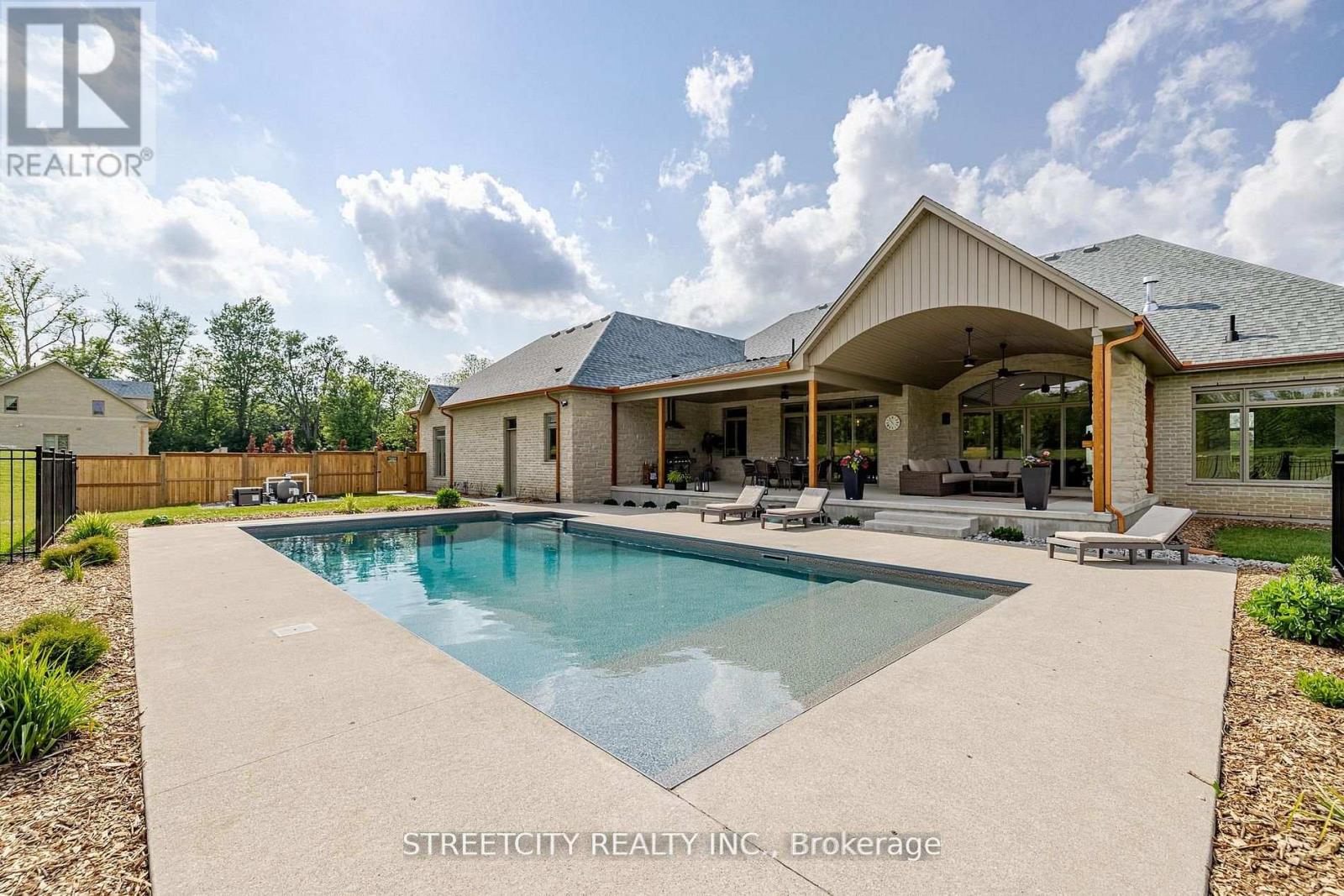 20724 Denfield Road, London North, Ontario  N6H 5L2 - Photo 35 - X12762324