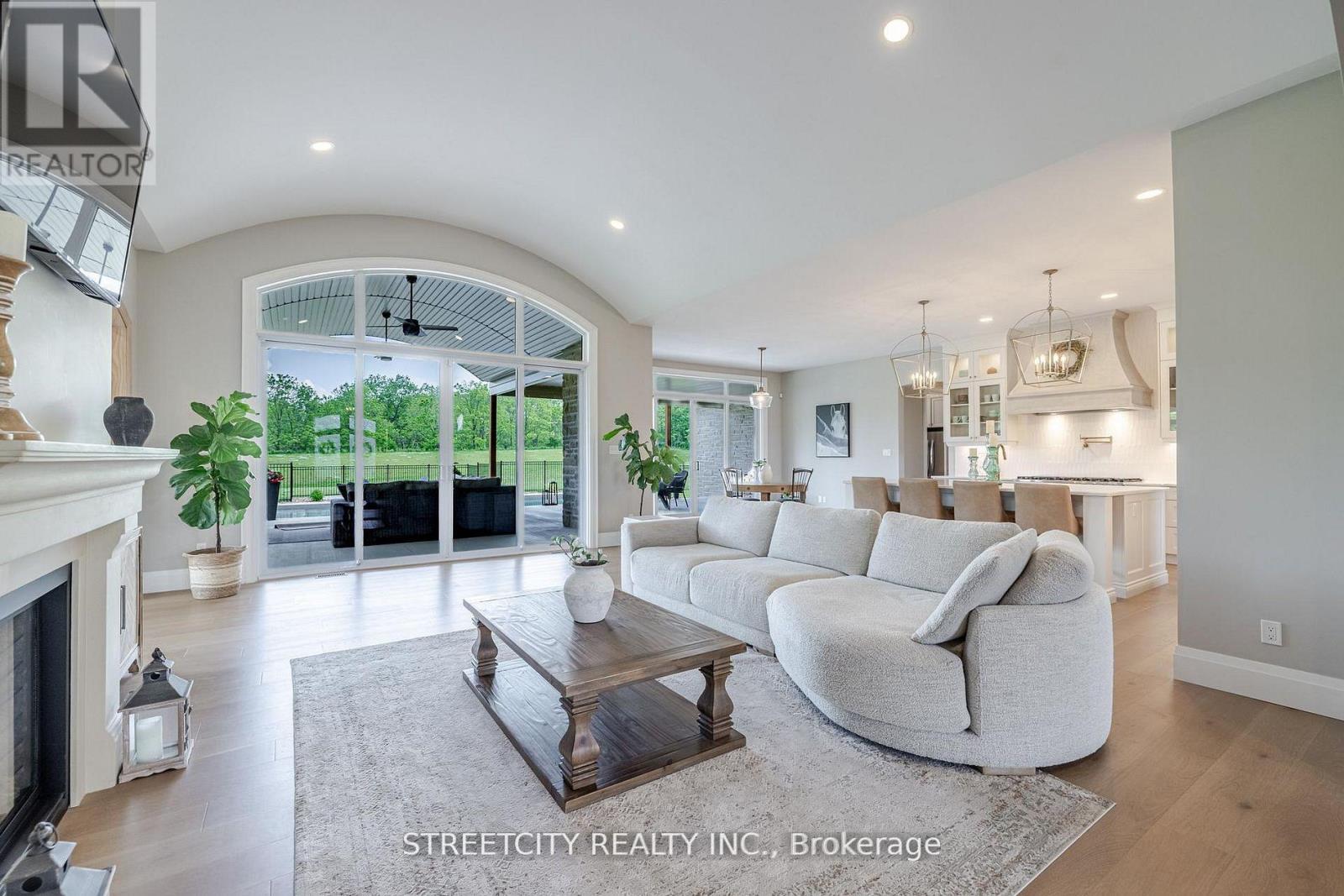 20724 Denfield Road, London North, Ontario  N6H 5L2 - Photo 8 - X12762324