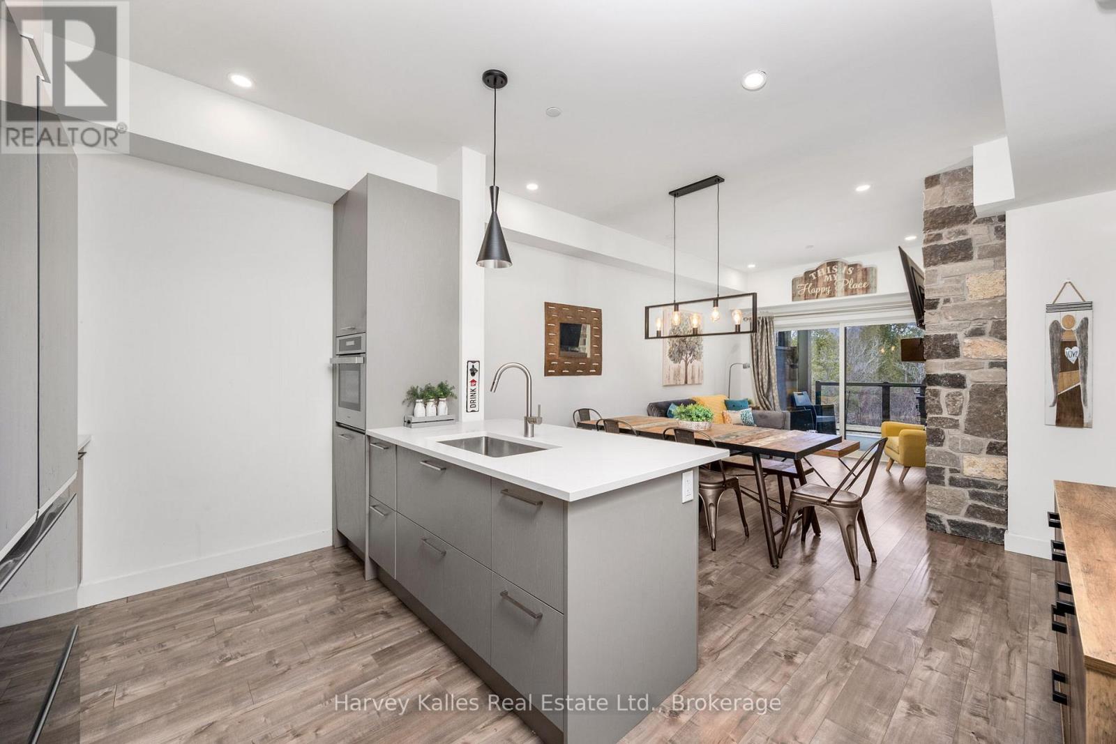 103 - 16 Beckwith Lane, Blue Mountains, Ontario  L9Y 3B6 - Photo 5 - X12762106