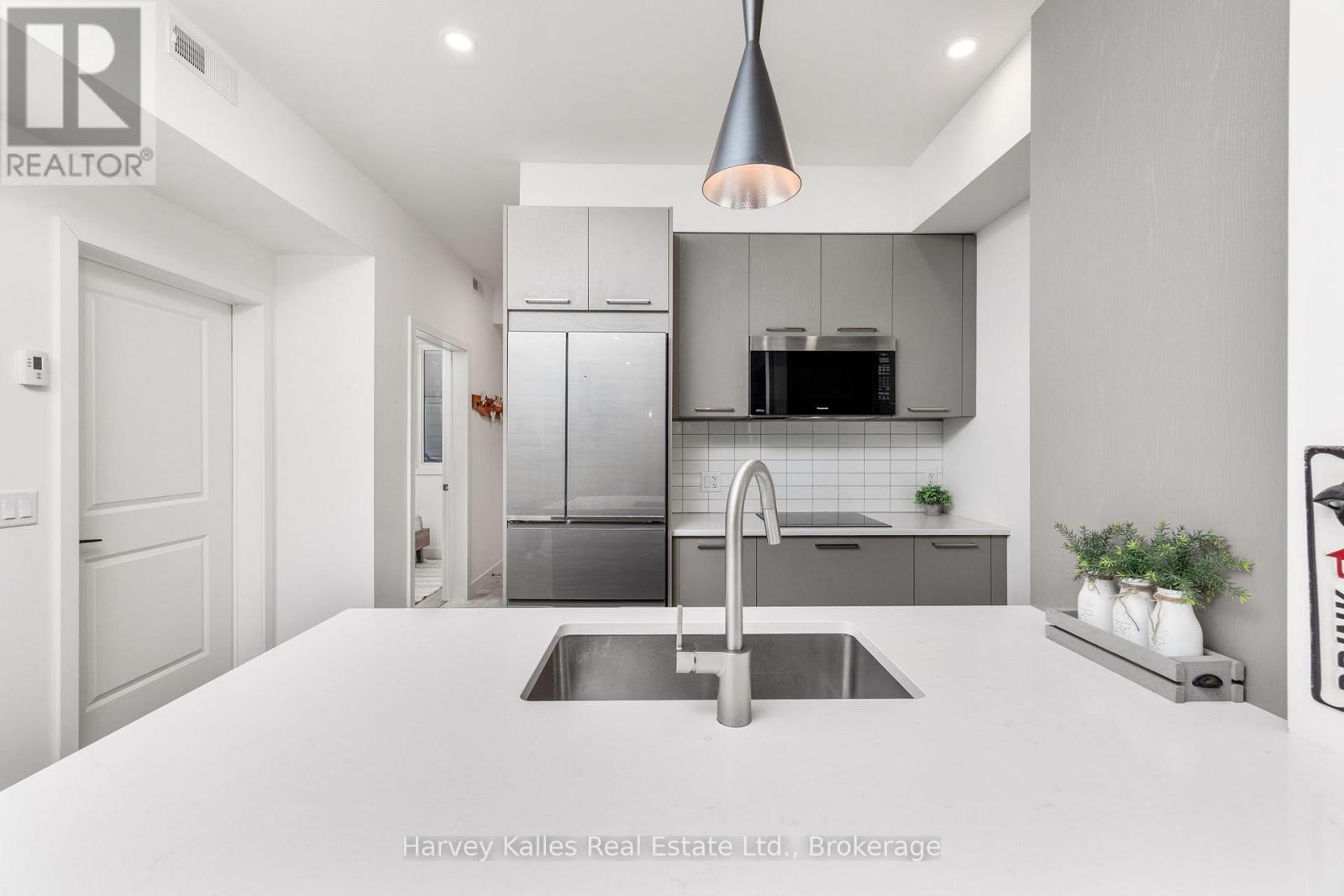 103 - 16 Beckwith Lane, Blue Mountains, Ontario  L9Y 3B6 - Photo 8 - X12762106