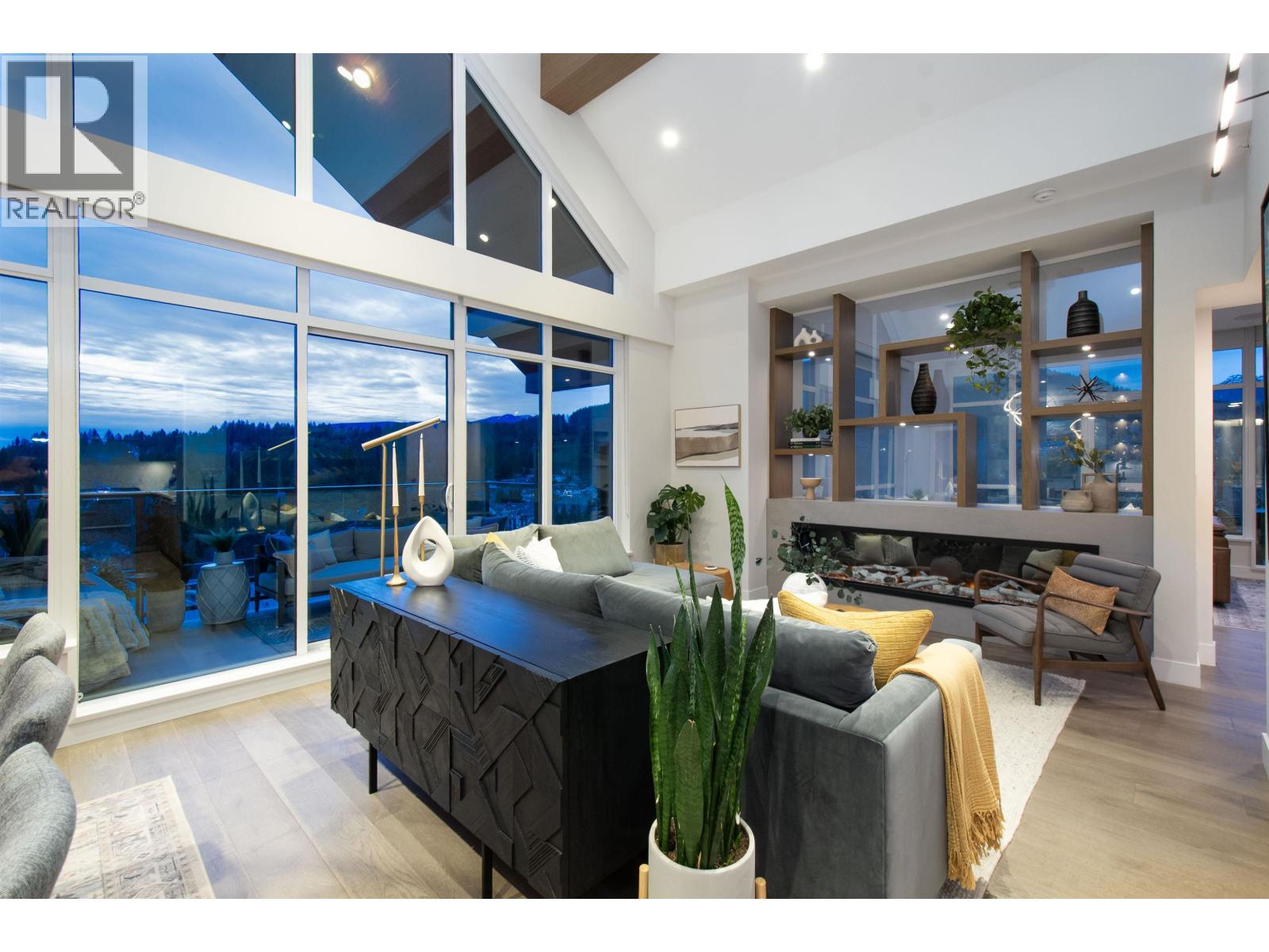 1201 2785 Library Lane, North Vancouver, British Columbia  V7J 0C3 - Photo 5 - R3085215