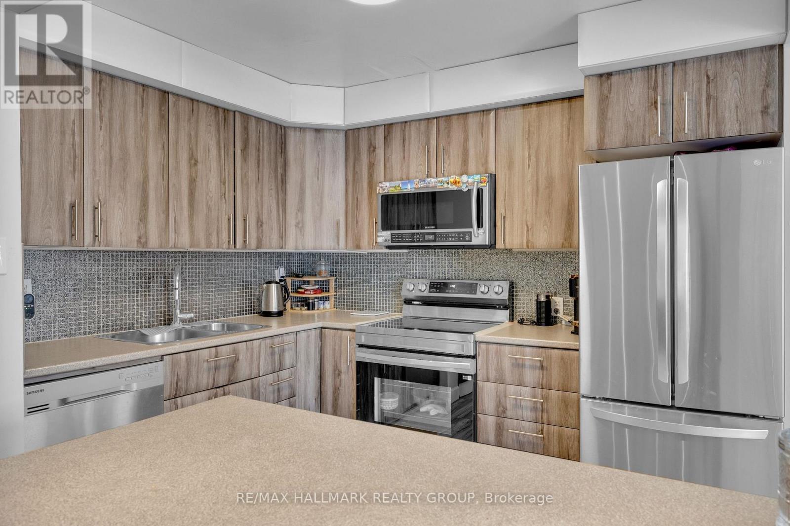 14 - 1552 Queensdale Avenue, Ottawa, Ontario  K1T 1R7 - Photo 13 - X12761944