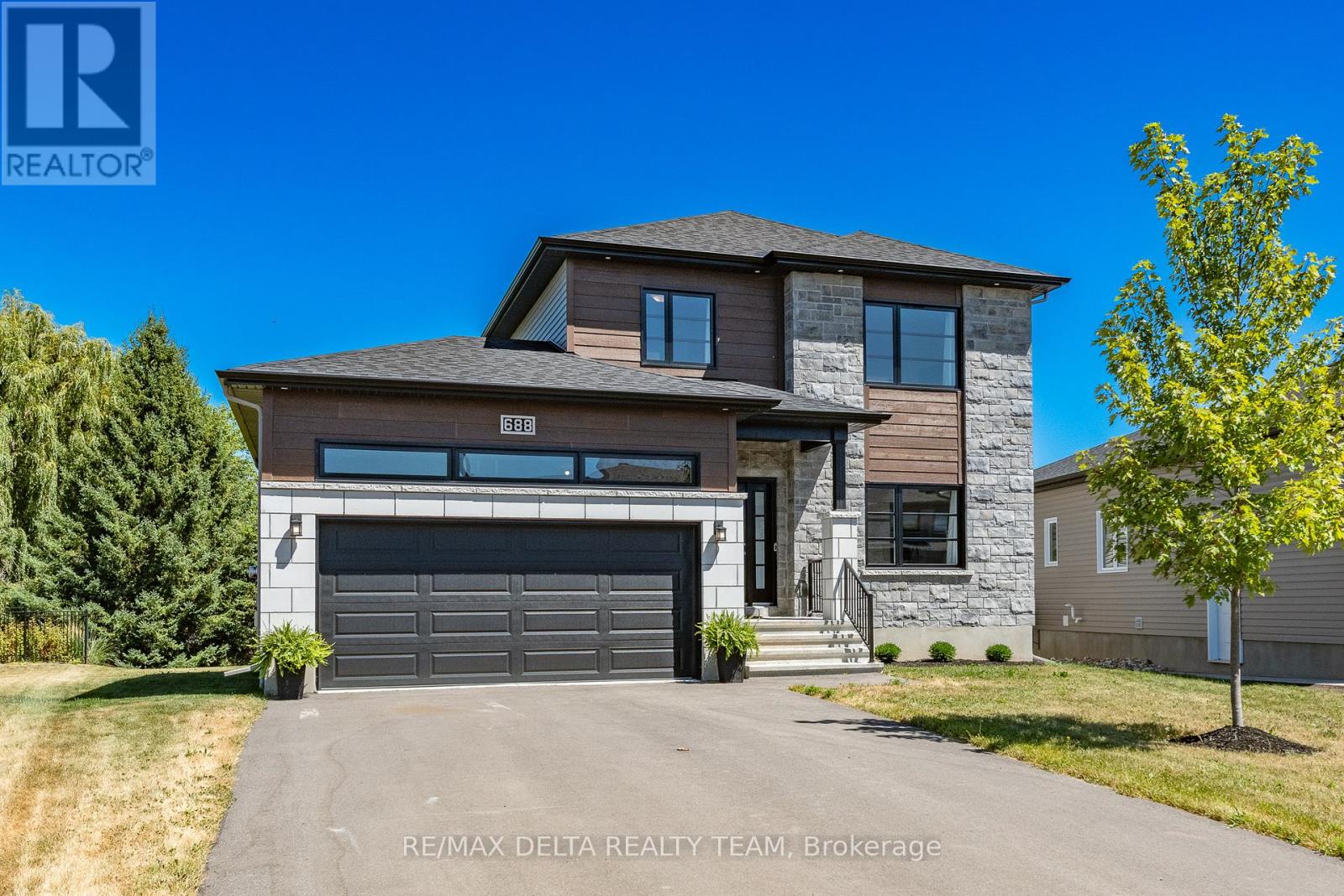 688 Geneva Crescent, Russell, Ontario  K0A 1W0 - Photo 2 - X12761946