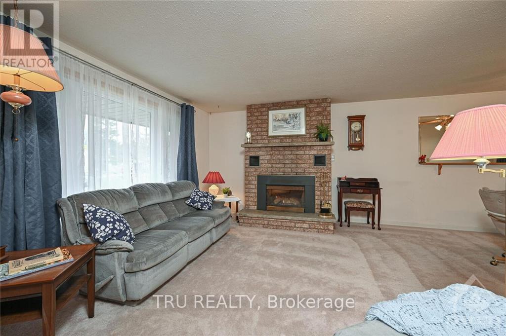 5 Beverly Street, Ottawa, Ontario  K2S 0S4 - Photo 3 - X12761960