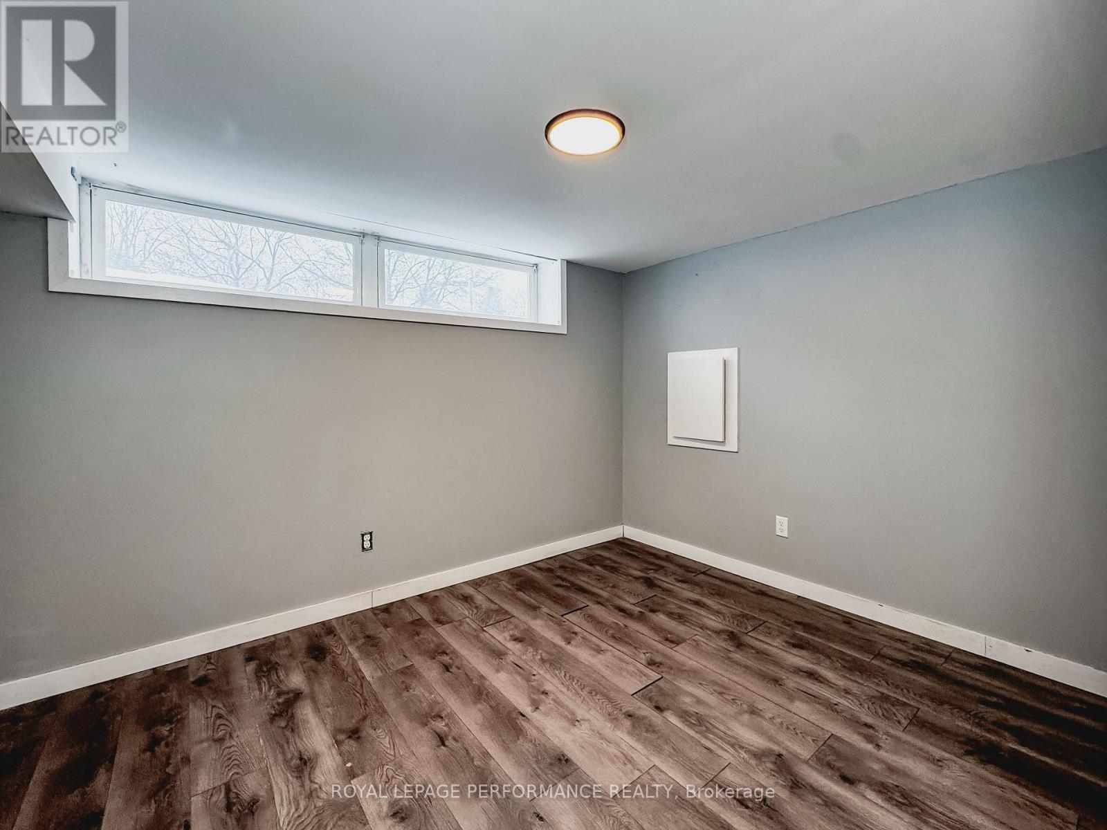 B - 726 Cummings Avenue, Ottawa, Ontario  K1K 2L1 - Photo 10 - X12761986